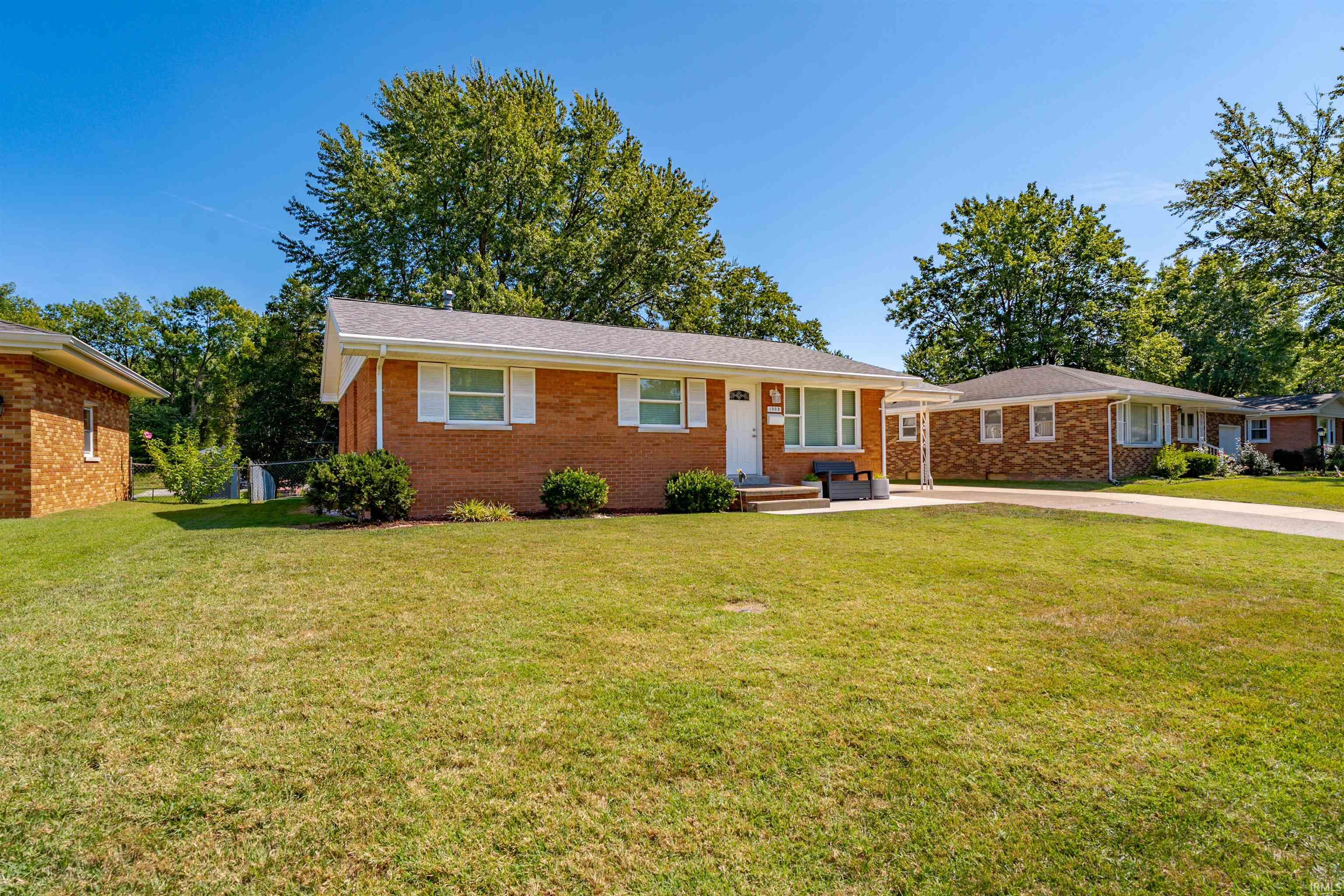 Photo 2 of Sale Pending at 1909 N Thomas Ave, Evansville, IN 47711 | MLS# 202638065 | Listing updated on 2026-09-16