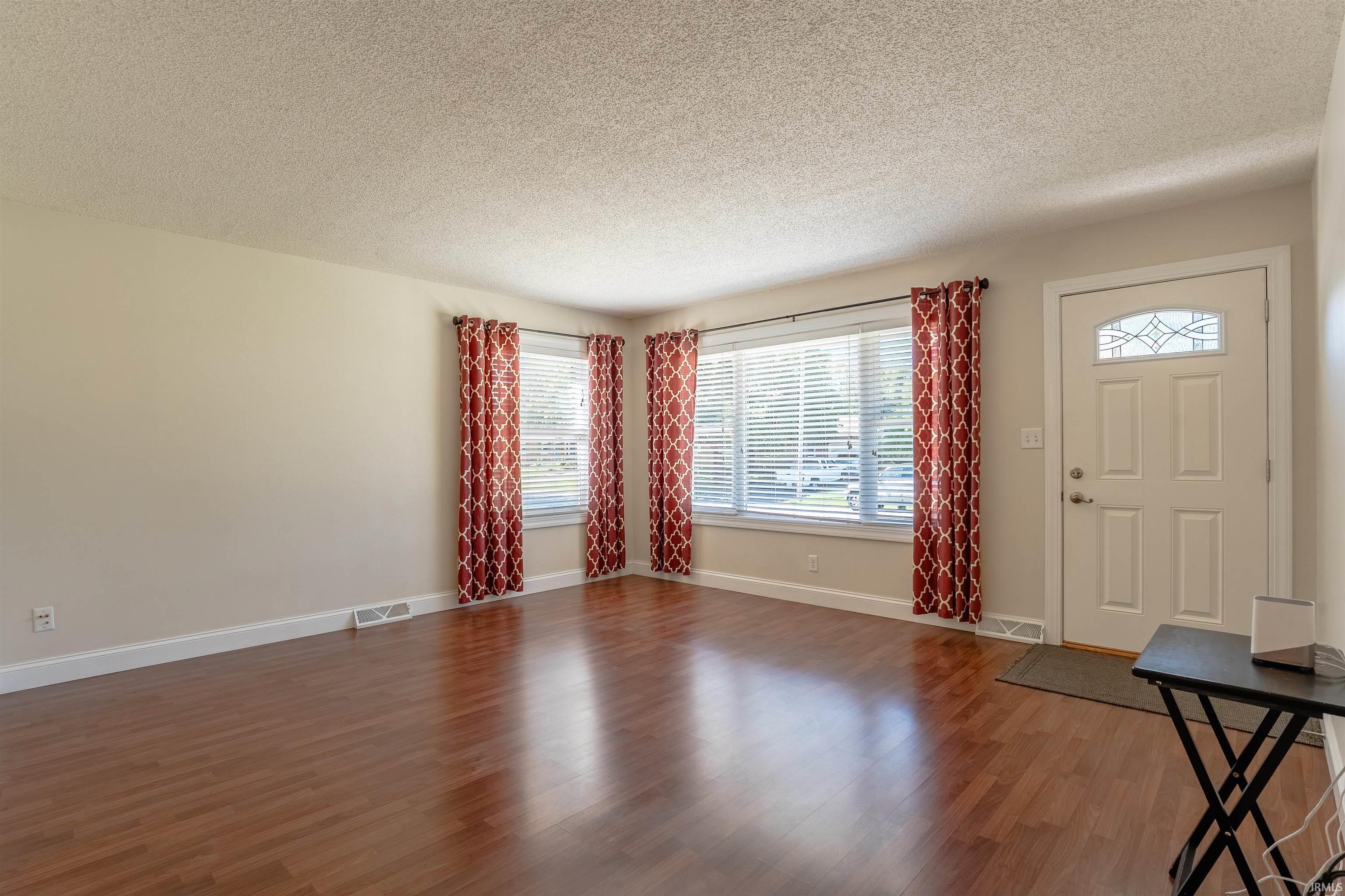 Photo 3 of Sale Pending at 1909 N Thomas Ave, Evansville, IN 47711 | MLS# 202638065 | Listing updated on 2026-09-16