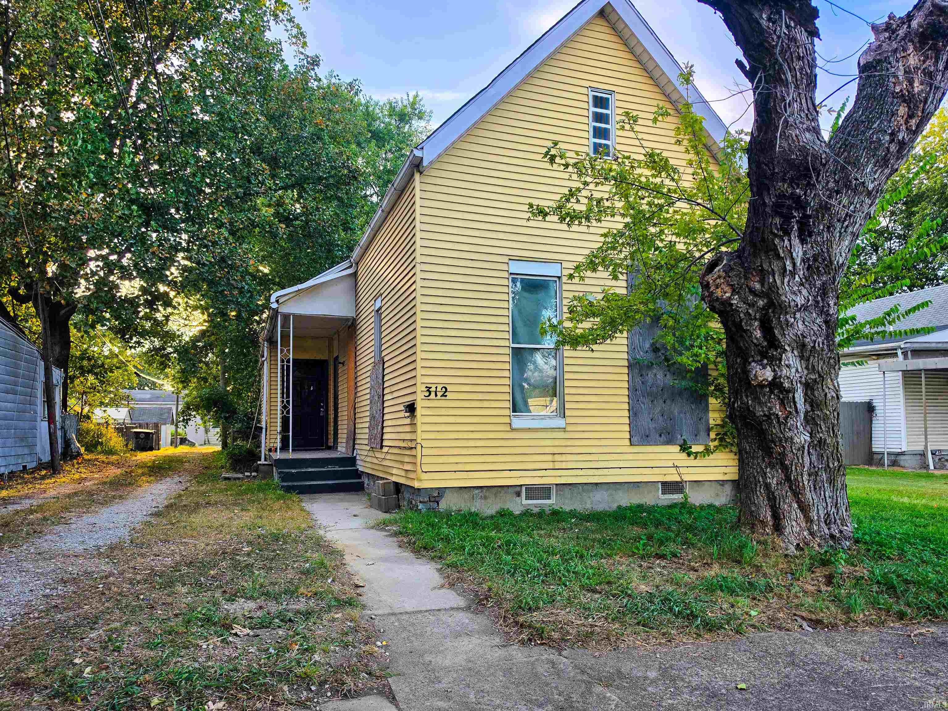 Manufactured home for sale at 312 N Linwood Ave, Evansville, IN 47711 | MLS# 202638108