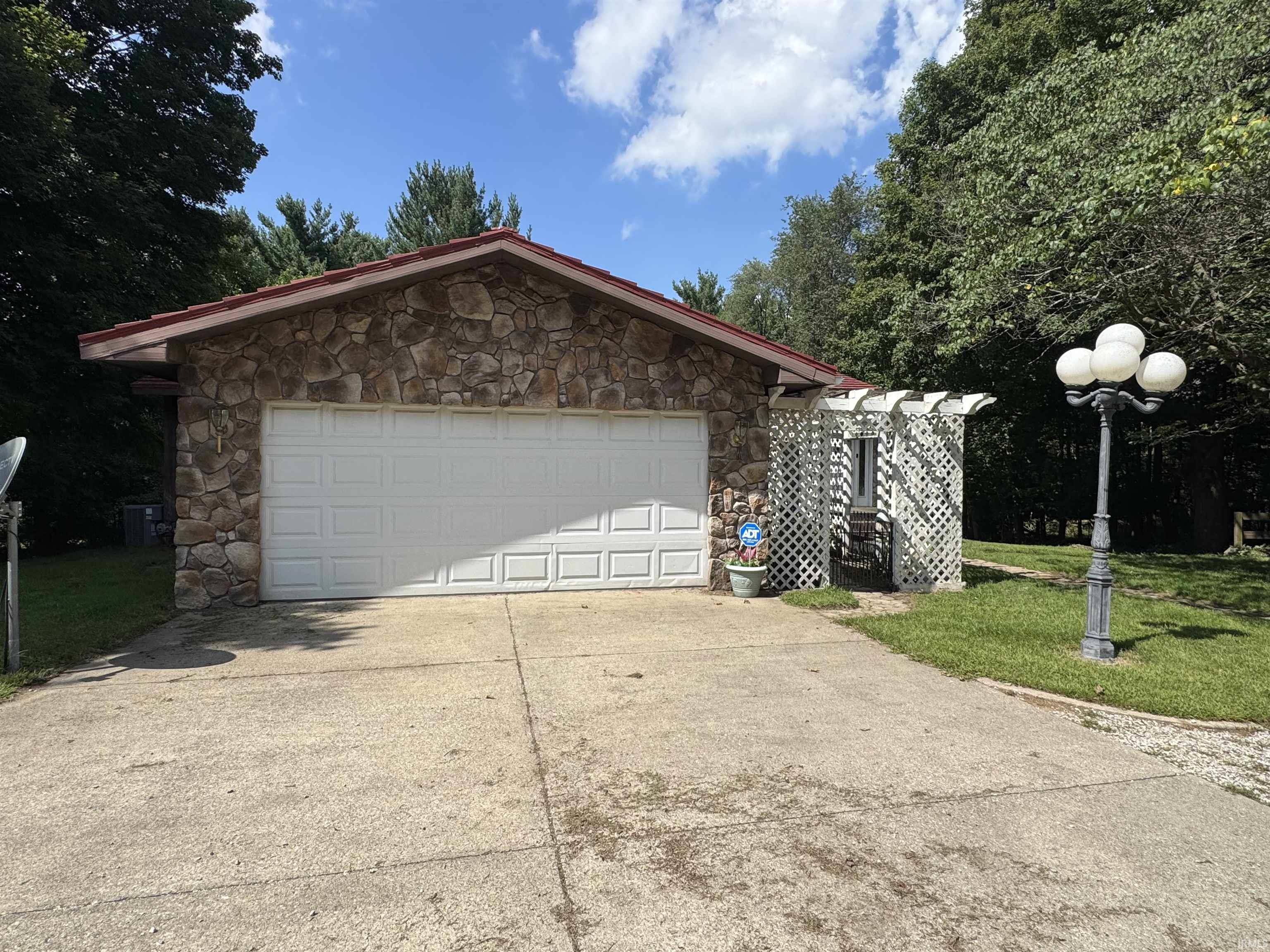 Photo 2 of Manufactured home for sale at 17103 County Rd 8, Bristol, IN 46507 | MLS# 202638113 | Listing updated on 2026-09-17