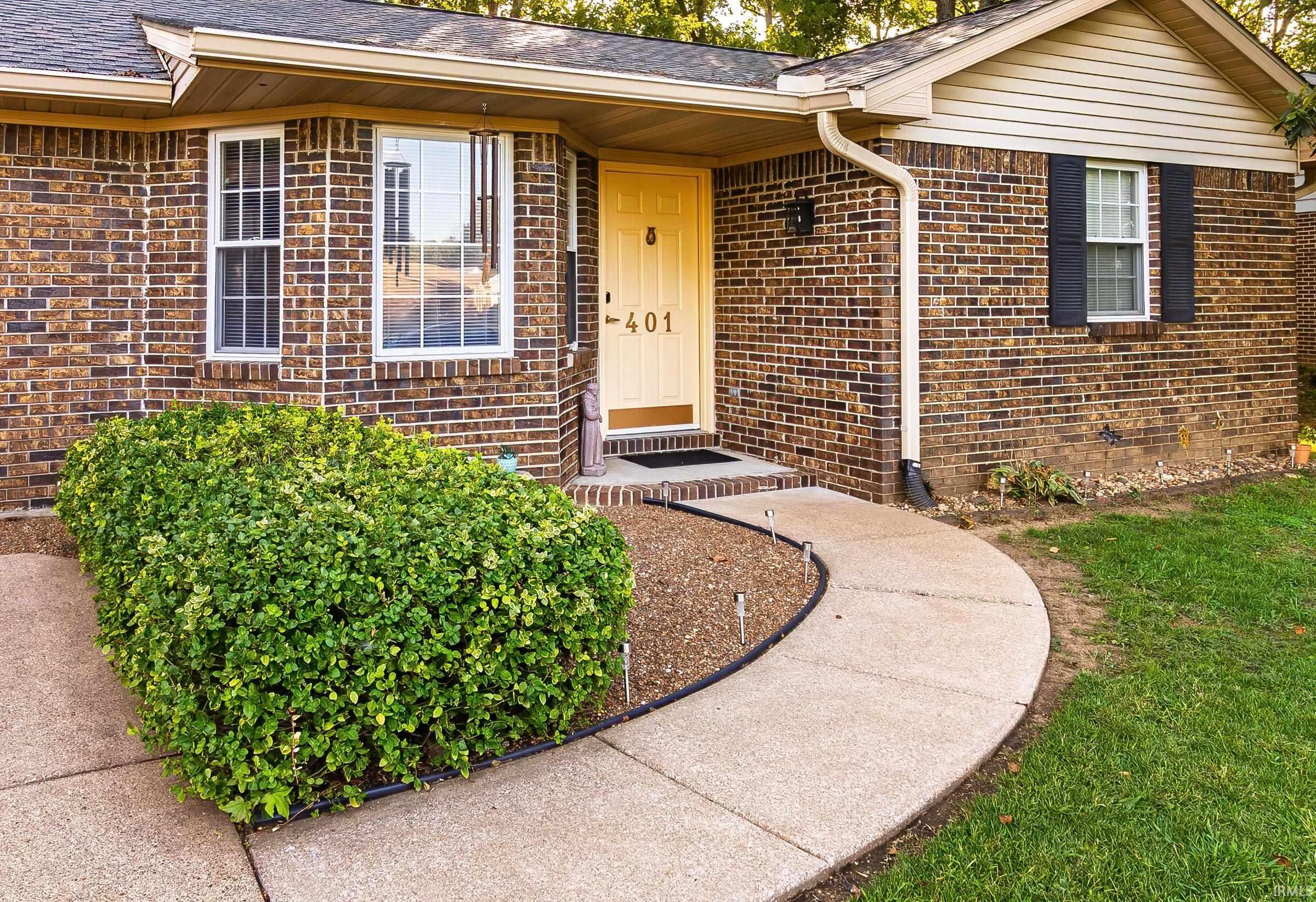 Photo 3 of Manufactured home for sale at 401 Strawberry Hl Rd, Evansville, IN 47711 | MLS# 202638126 | Listing updated on 2026-09-16