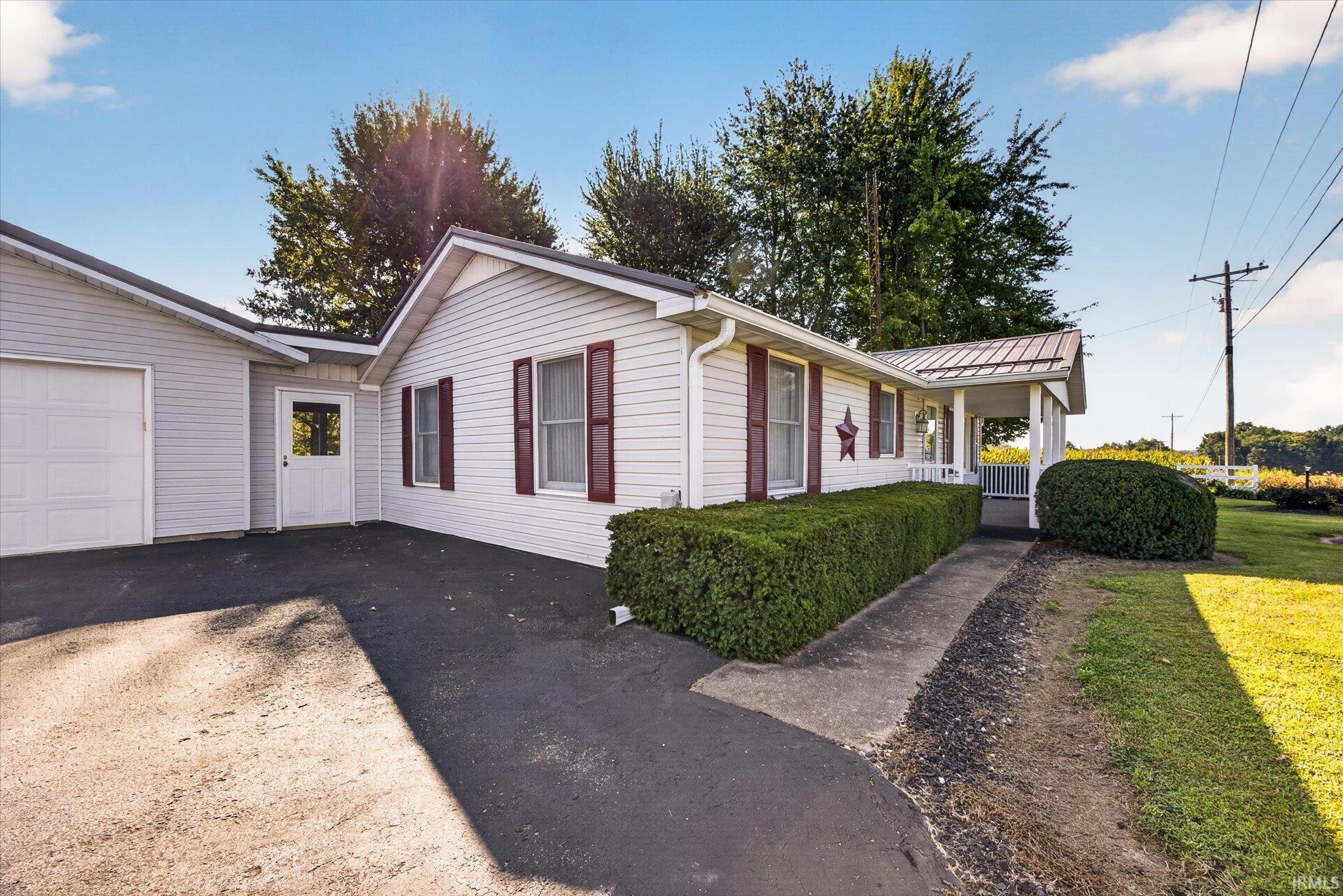 Photo 3 of Sale Pending at 18762 US Hwy 231, Loogootee, IN 47553 | MLS# 202638136 | Listing updated on 2026-09-17
