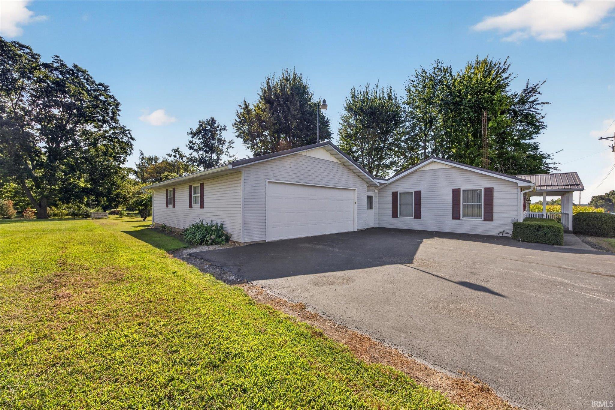 Photo 4 of Sale Pending at 18762 US Hwy 231, Loogootee, IN 47553 | MLS# 202638136 | Listing updated on 2026-09-17