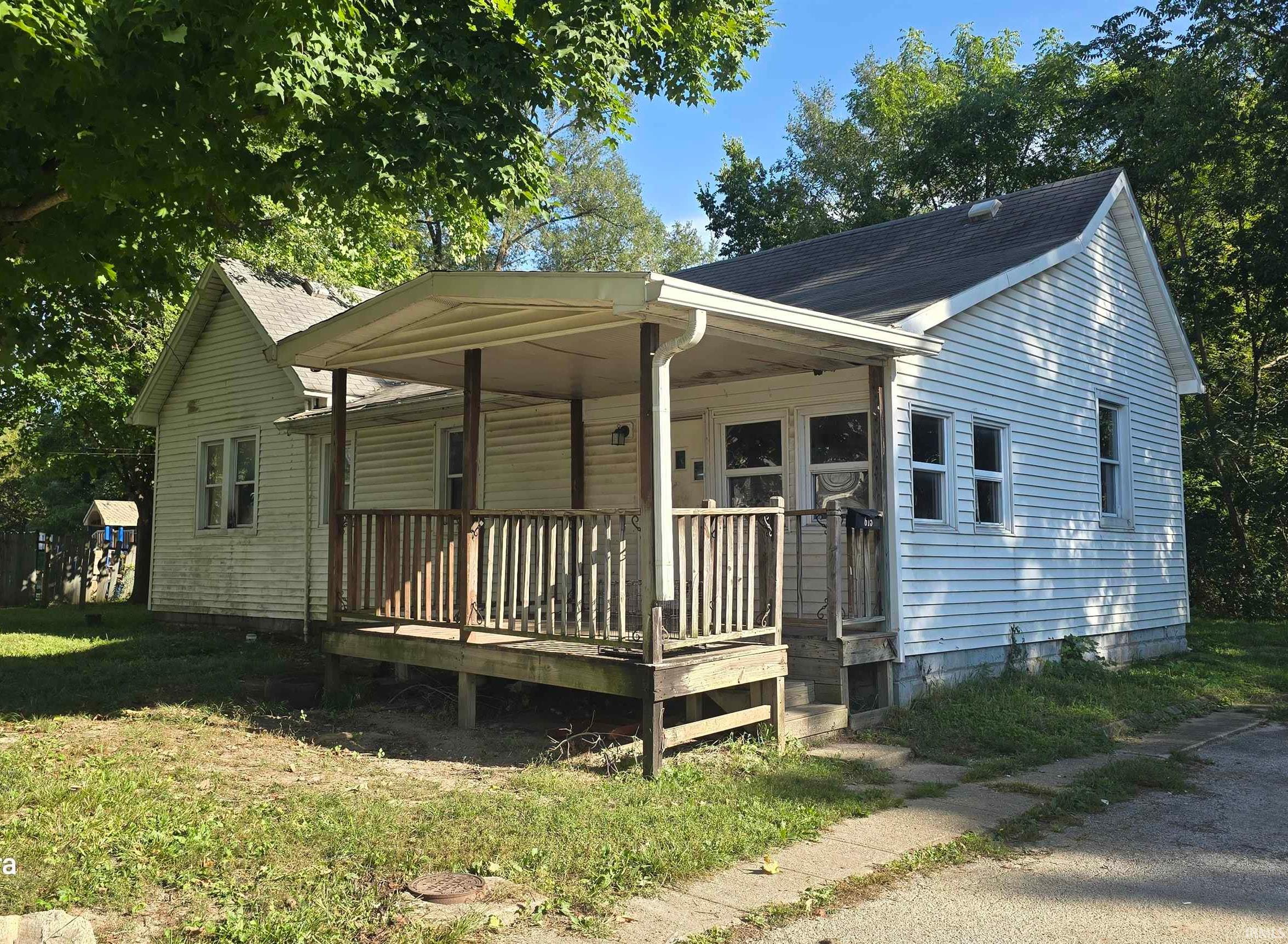 Photo 1 of Sale Pending at 615 S Grove St, Marion, IN 46953 | MLS# 202638171 | Listing updated on 2026-09-18