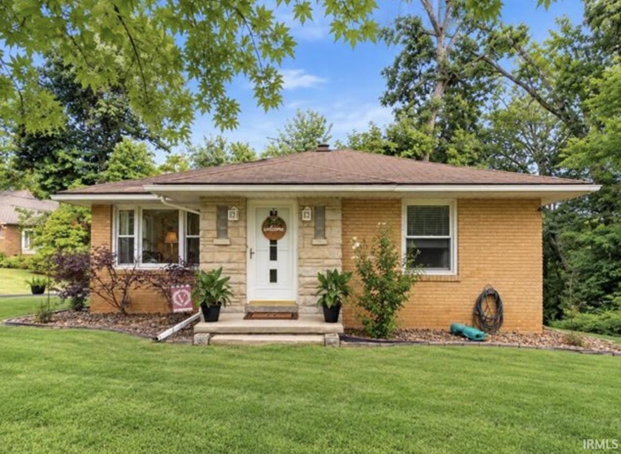 Photo 2 of Manufactured home for sale at 8921 Petersburg Rd, Evansville, IN 47725 | MLS# 202638175 | Listing updated on 2026-09-16