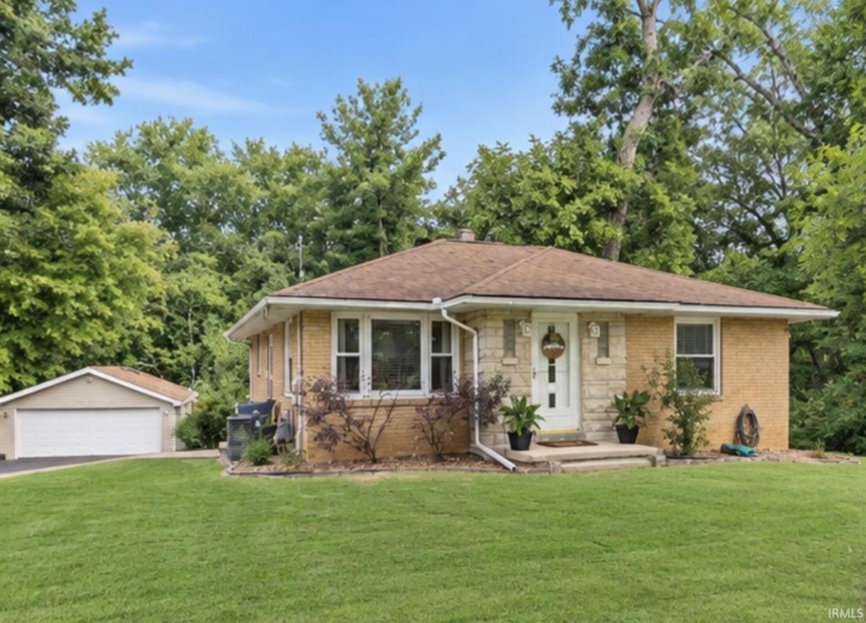 Photo 3 of Manufactured home for sale at 8921 Petersburg Rd, Evansville, IN 47725 | MLS# 202638175 | Listing updated on 2026-09-16