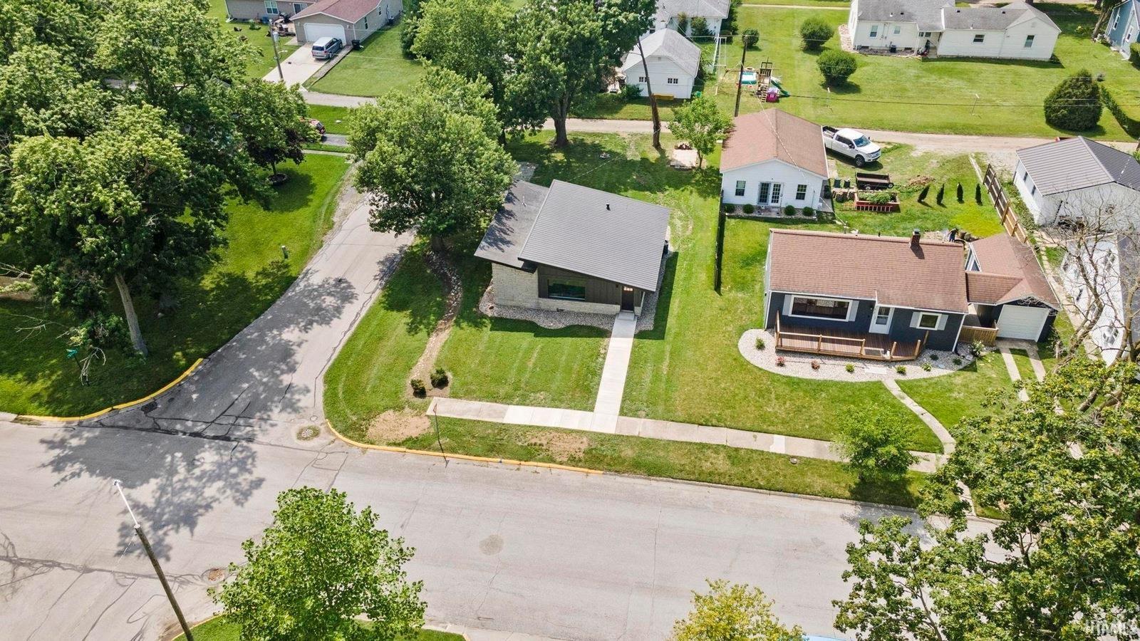 Photo 2 of Sale Pending at 624 S Ijams St, Garrett, IN 46738 | MLS# 202638208 | Listing updated on 2026-09-21