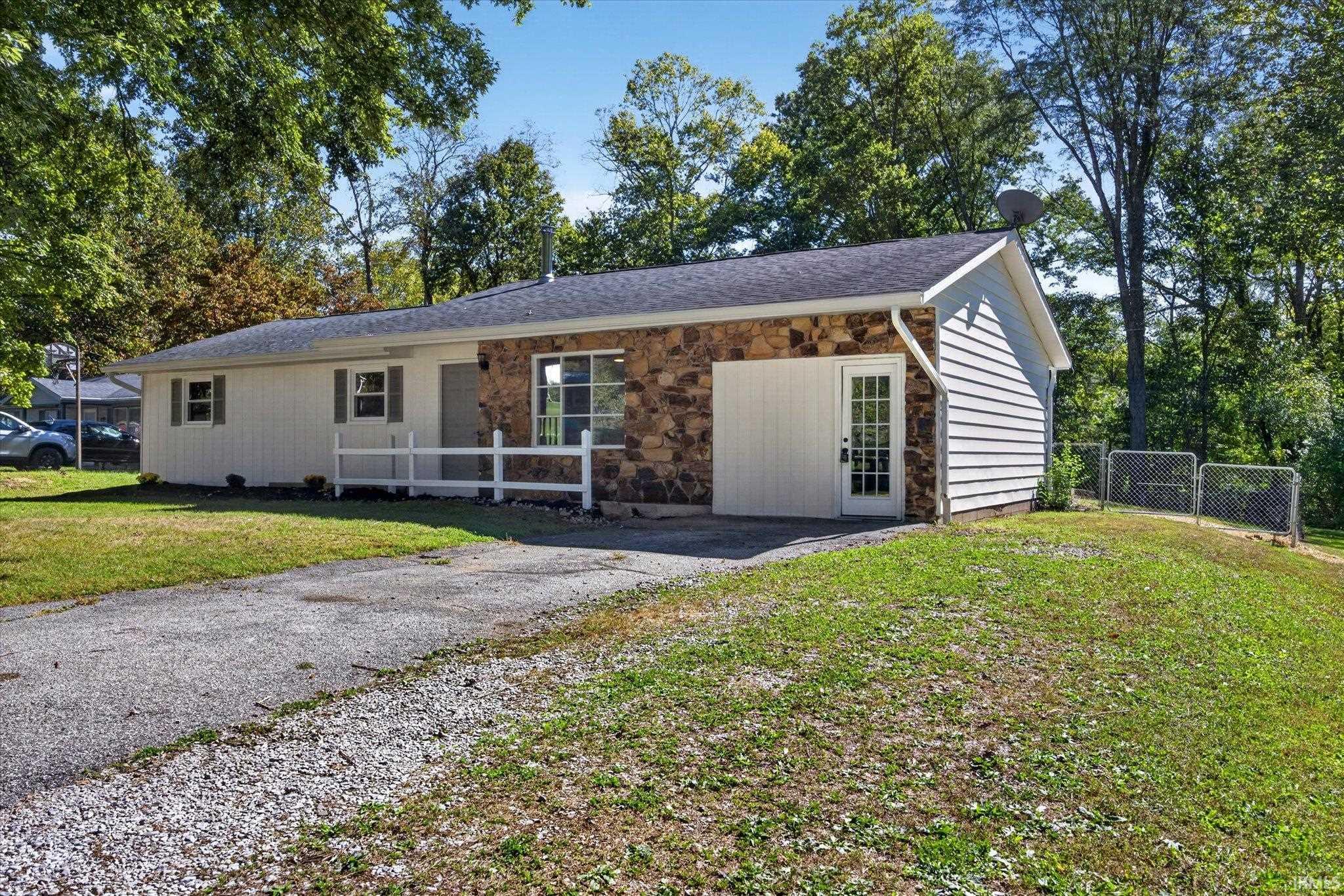 Photo 3 of Manufactured home for sale at 4270 N Ridgewood Dr, Bloomington, IN 47404 | MLS# 202638213 | Listing updated on 2026-10-06