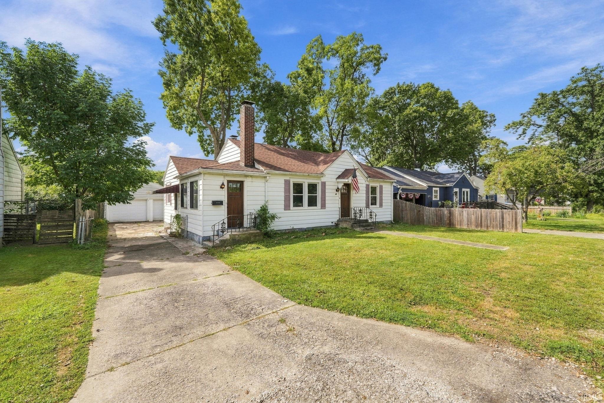 Photo 3 of Manufactured home for sale at 301 E Cowing Dr, Muncie, IN 47303 | MLS# 202638234 | Listing updated on 2026-09-16