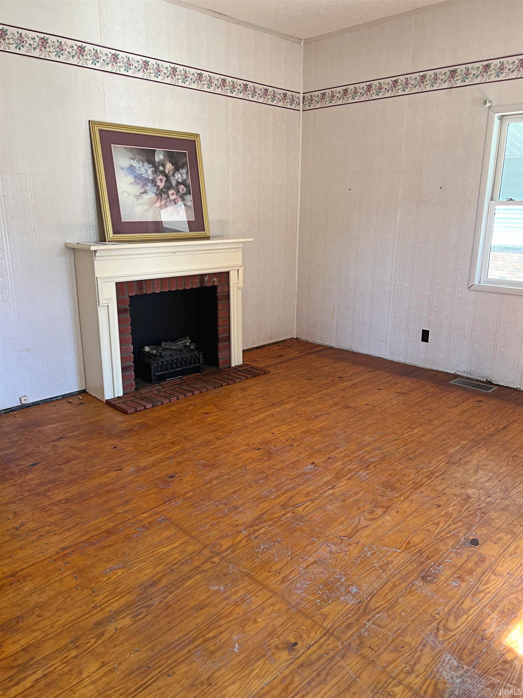 Photo 2 of Sale Pending at 740 E Street Ne, Linton, IN 47441 | MLS# 202638272 | Listing updated on 2026-09-21