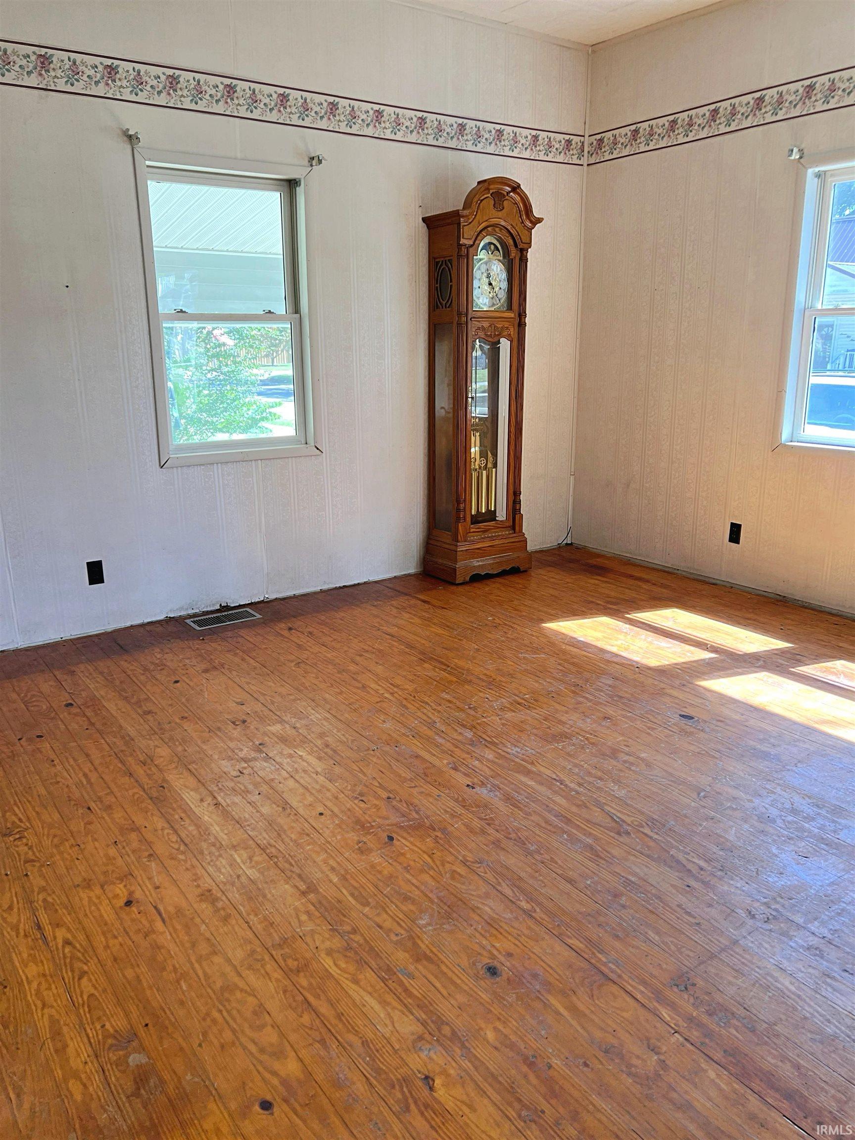 Photo 3 of Sale Pending at 740 E Street Ne, Linton, IN 47441 | MLS# 202638272 | Listing updated on 2026-09-21