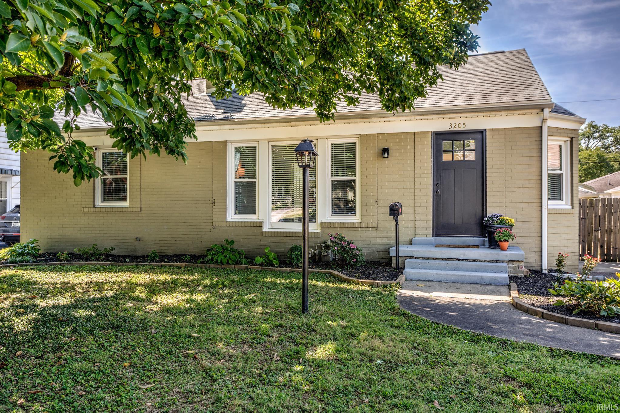 Manufactured home for sale at 3205 E Powell Ave, Evansville, IN 47714 | MLS# 202638286