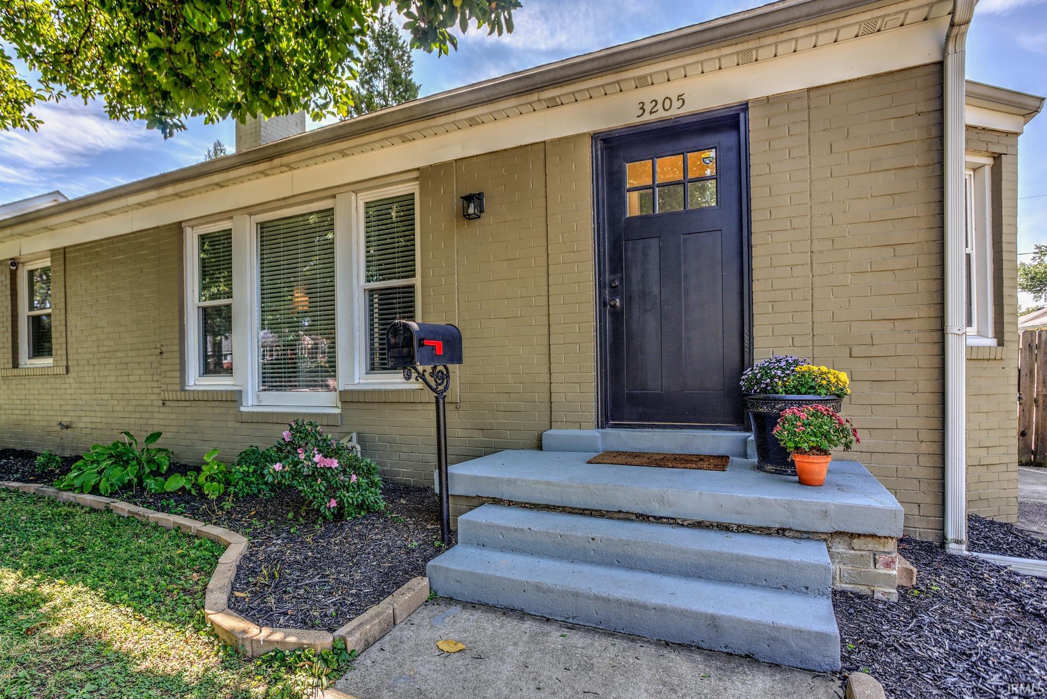Photo 2 of Manufactured home for sale at 3205 E Powell Ave, Evansville, IN 47714 | MLS# 202638286 | Listing updated on 2026-09-16