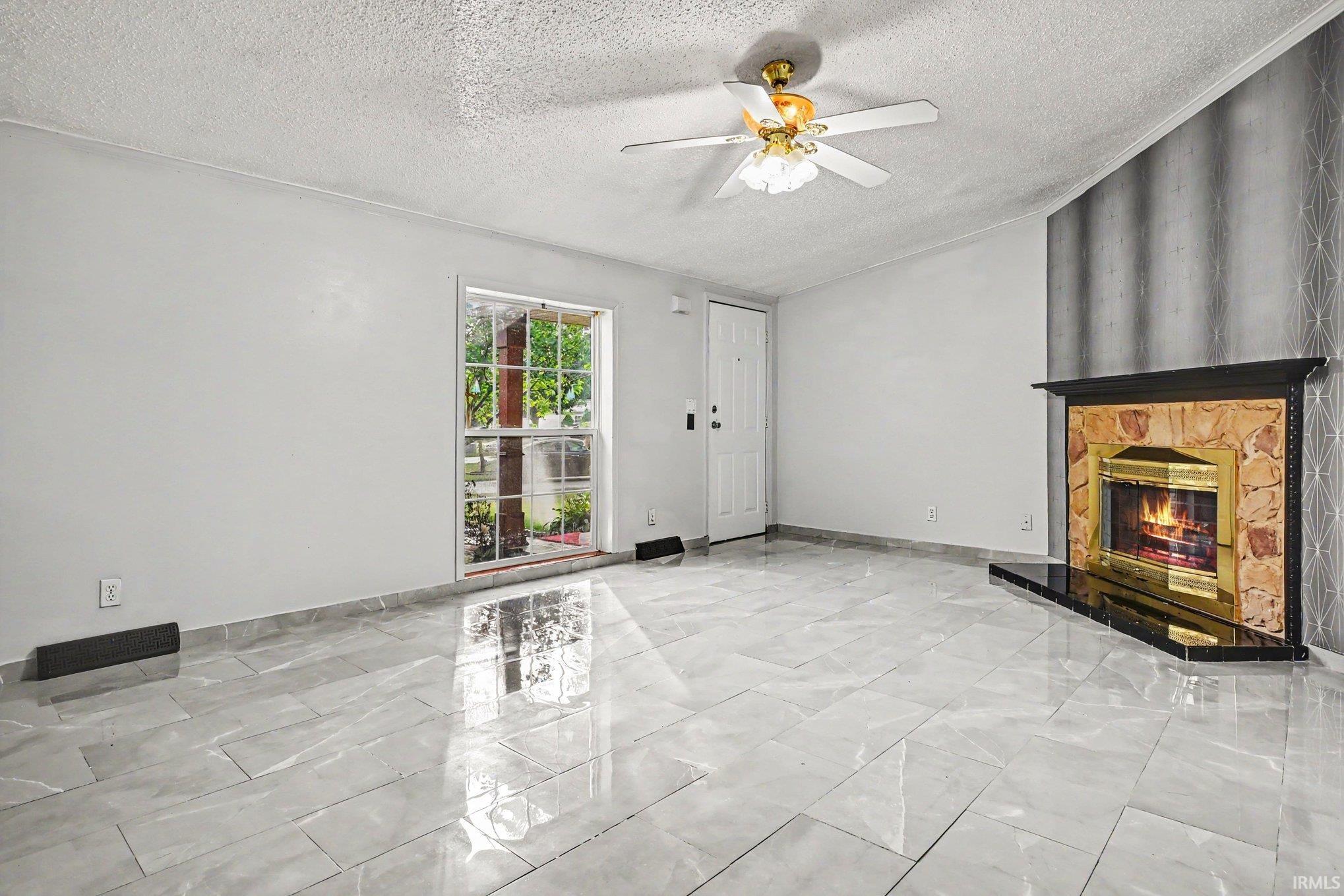 Photo 3 of Manufactured home for sale at 1549 Sedgewick Ct, Elkhart, IN 46516 | MLS# 202638317 | Listing updated on 2026-09-16