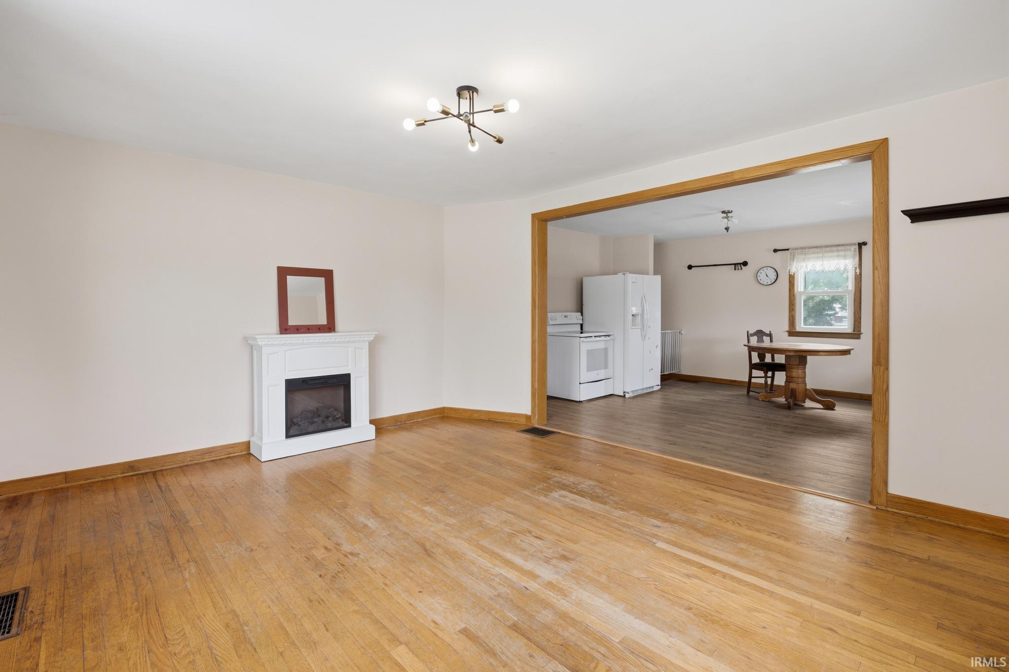 Photo 3 of Manufactured home for sale at 402 S Walnut St, Huntingburg, IN 47542 | MLS# 202638407 | Listing updated on 2026-09-17