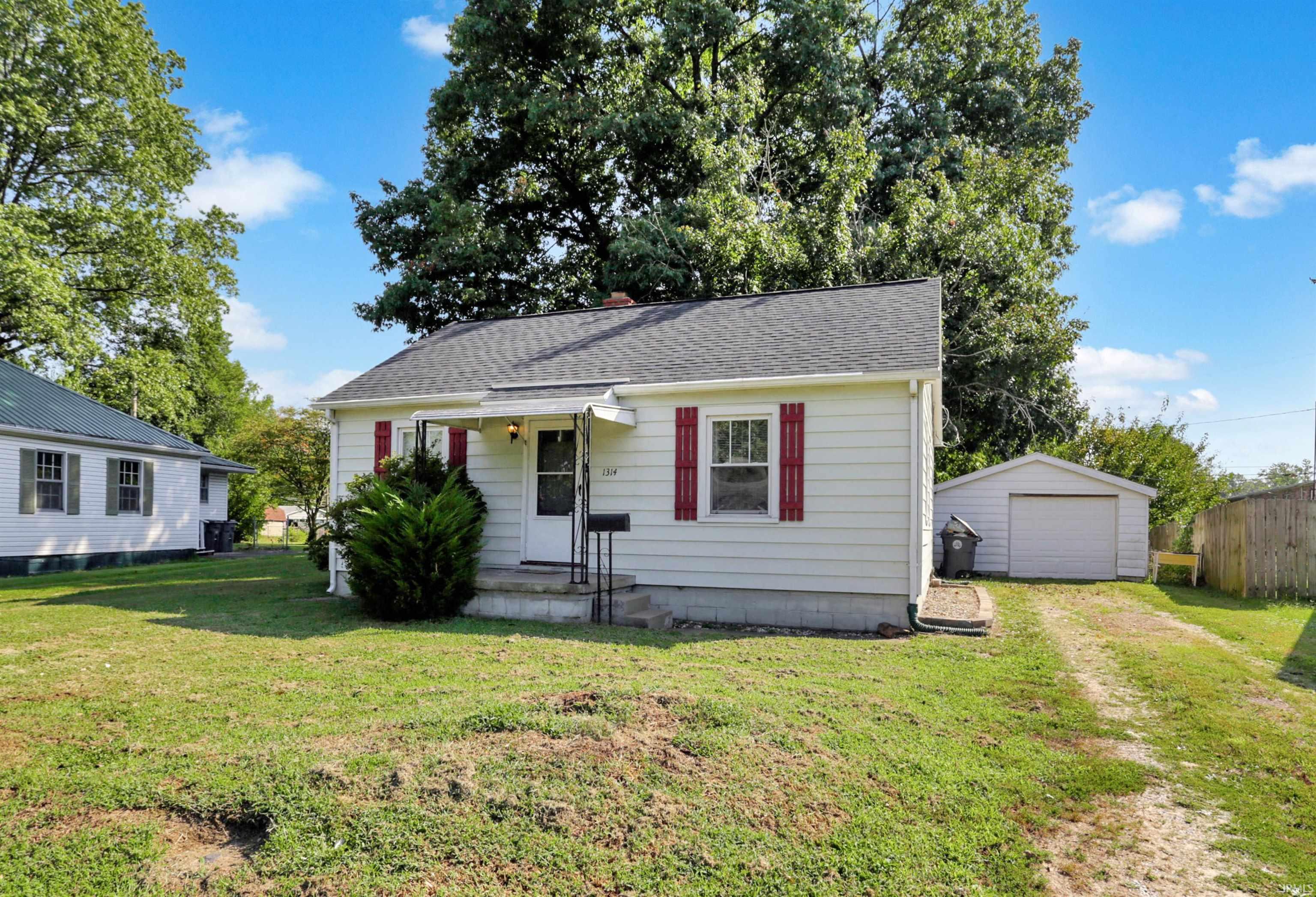 Manufactured home for sale at 1314 S Parker Dr, Evansville, IN 47714 | MLS# 202638477