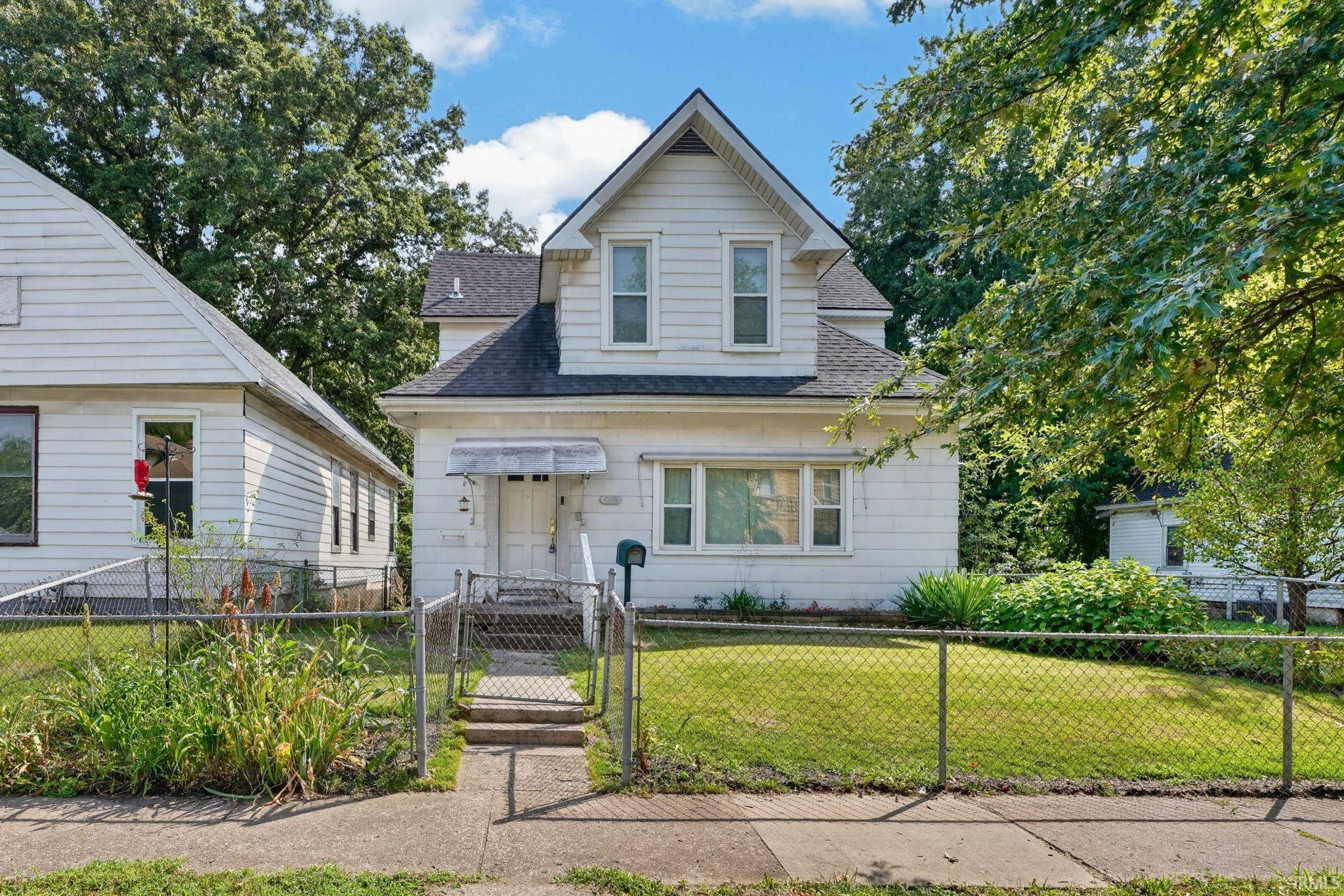 Manufactured home for sale at 1216 S Linwood Ave, Evansville, IN 47713 | MLS# 202638587