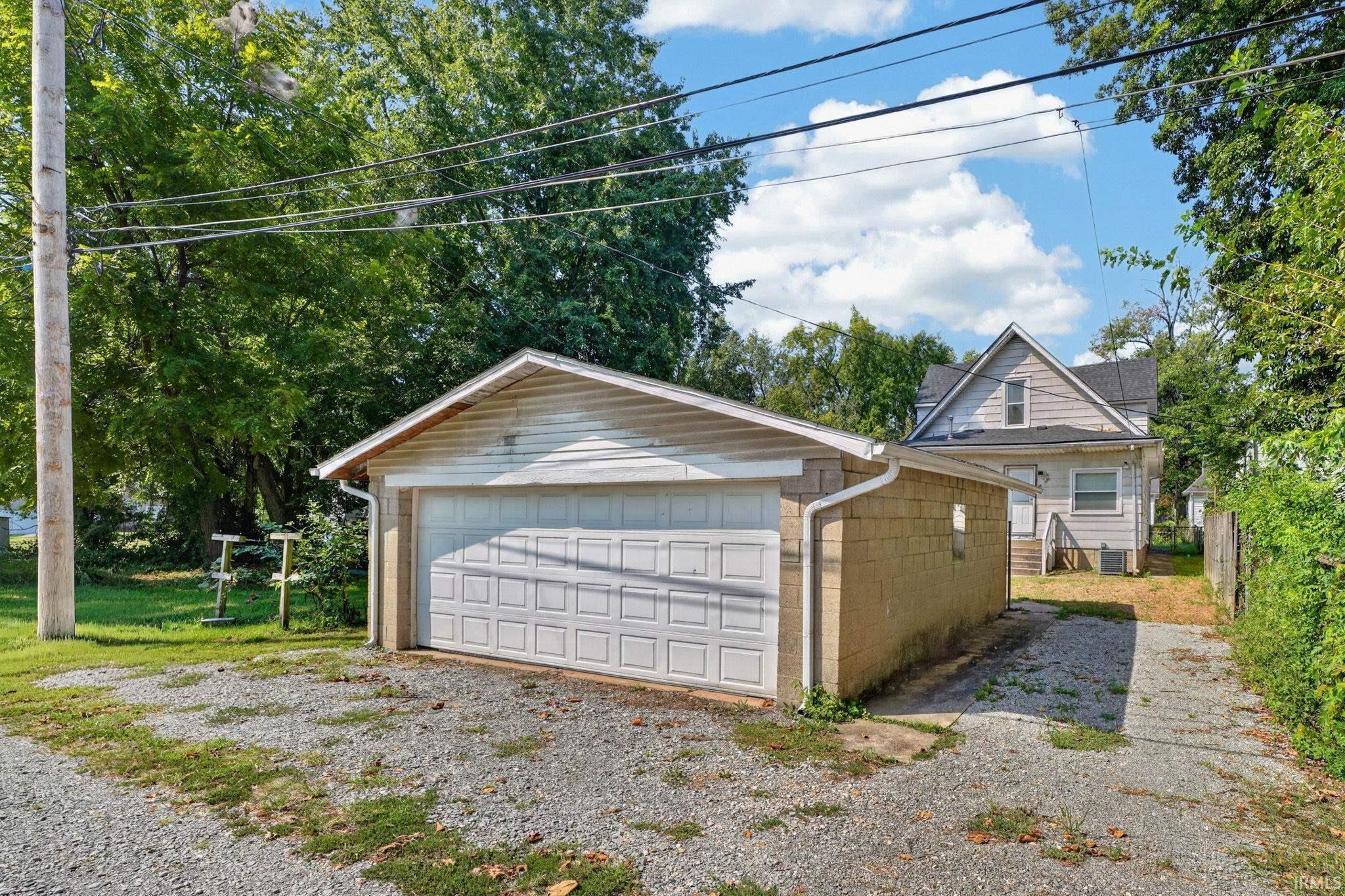 Photo 2 of Manufactured home for sale at 1216 S Linwood Ave, Evansville, IN 47713 | MLS# 202638587 | Listing updated on 2026-09-18