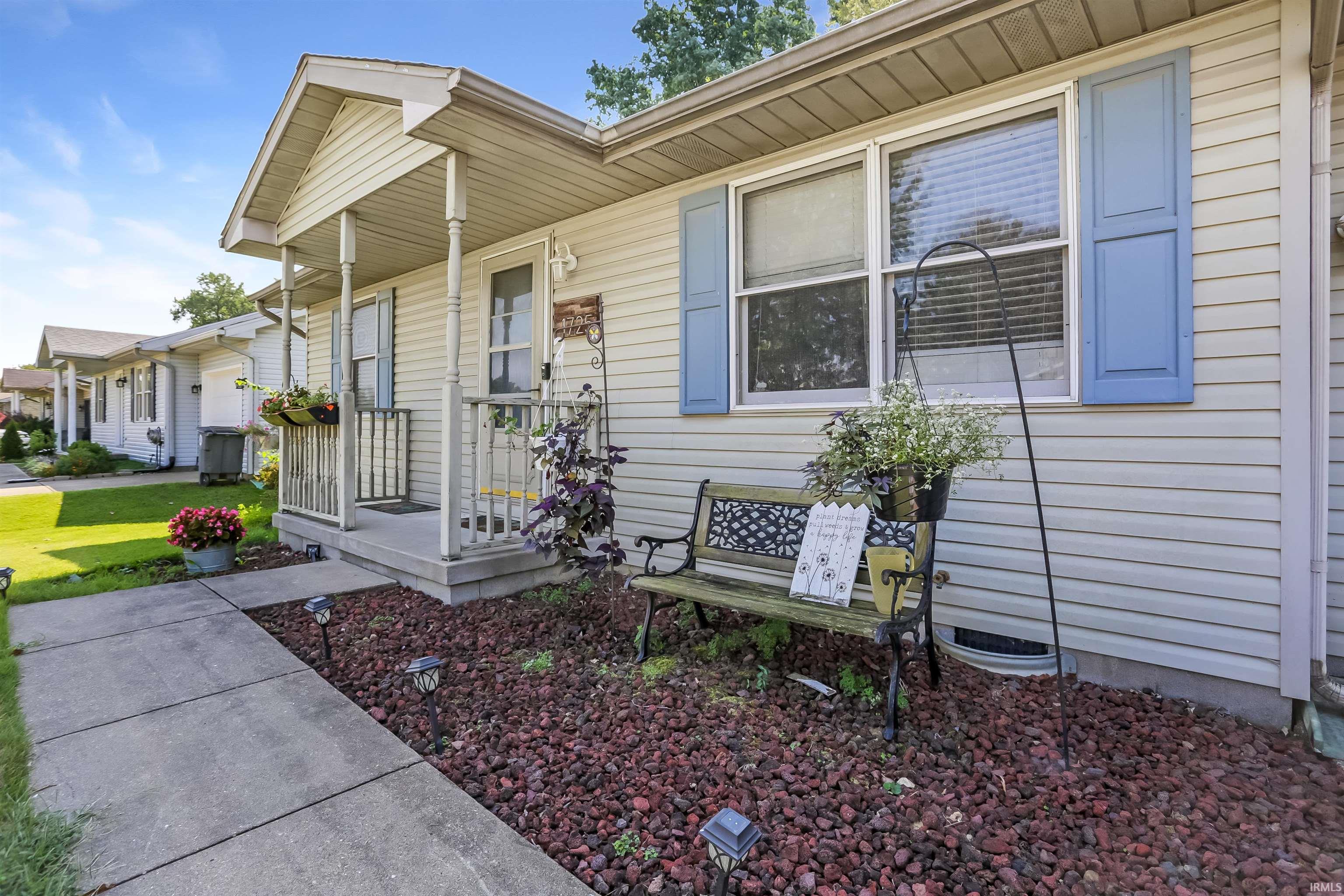 Photo 2 of Manufactured home for sale at 1725 Davcohn Ave, Evansville, IN 47714 | MLS# 202638618 | Listing updated on 2026-09-18