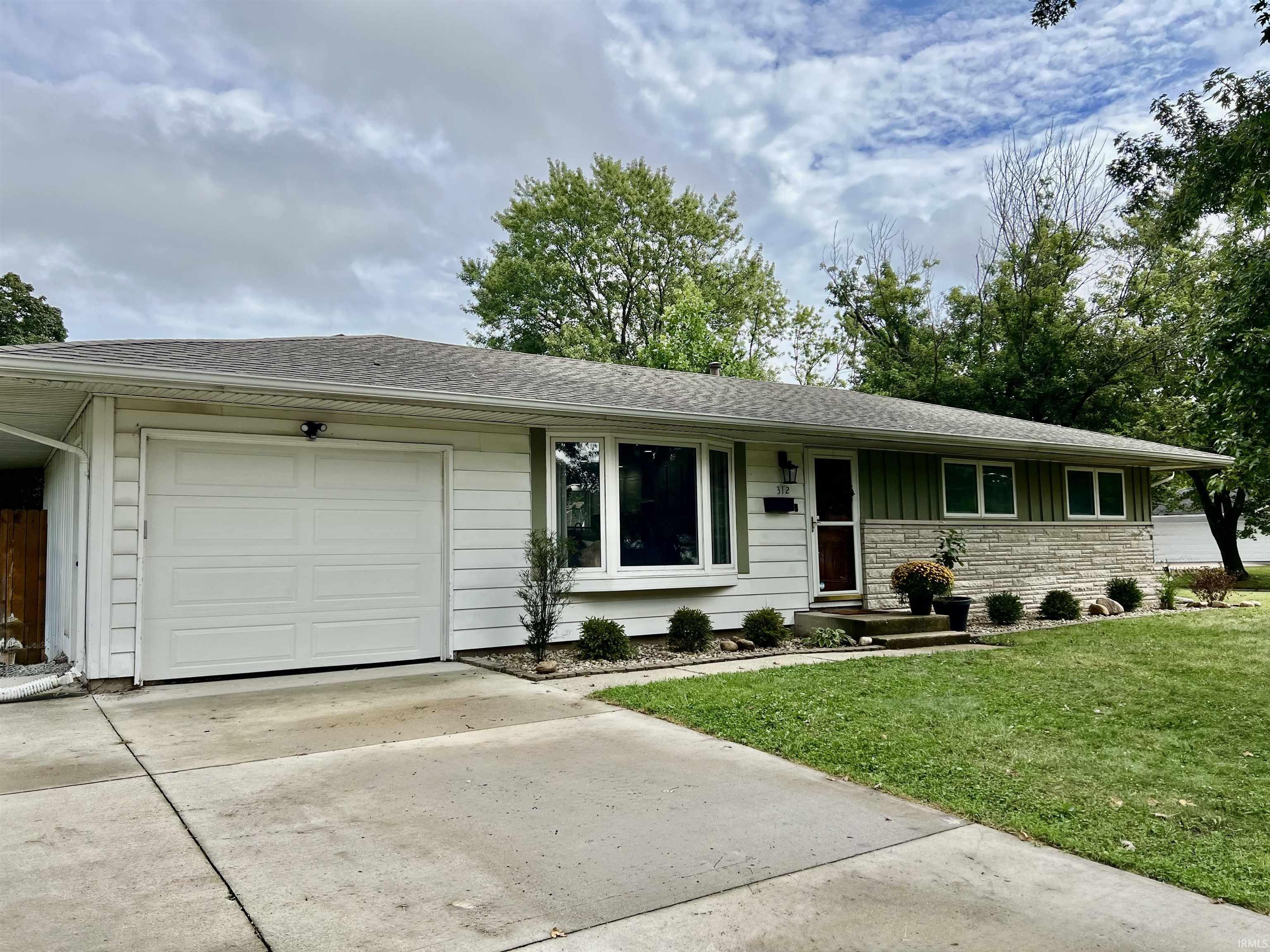 Photo 2 of Manufactured home for sale at 312 Maple Ct, Goshen, IN 46526 | MLS# 202638649 | Listing updated on 2026-09-19