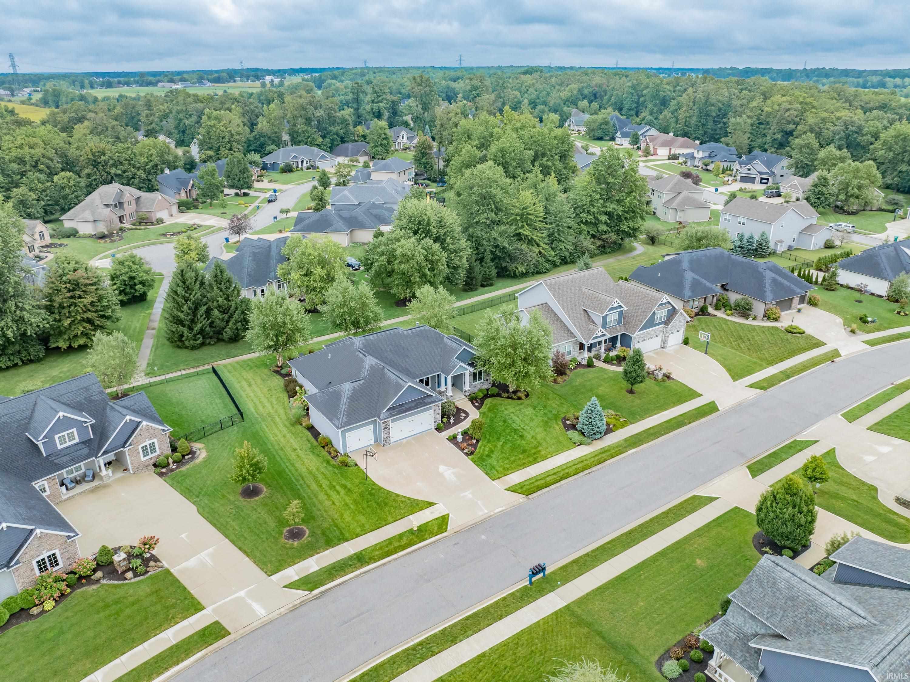 Photo 3 of Sale Pending at 10101 Foxwood Psge, Fort Wayne, IN 46835 | MLS# 202638672 | Listing updated on 2026-09-23