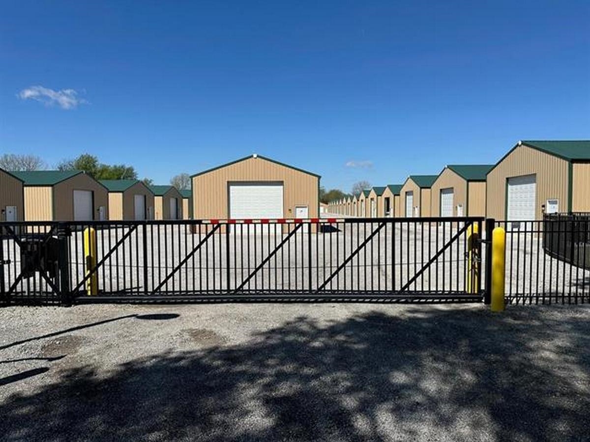 Photo 2 of Sale Pending at 7900 N 450 W Unit 3, Fremont, IN 46737 | MLS# 202638725 | Listing updated on 2026-09-21
