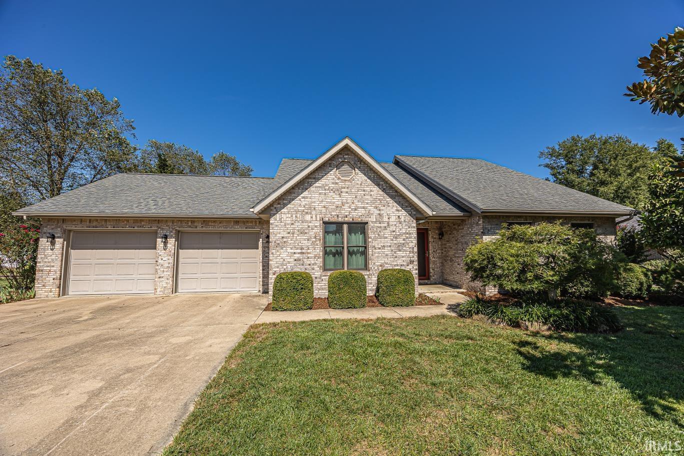 Manufactured home for sale at 1119 Clearview Ave, Jasper, IN 47546 | MLS# 202638745