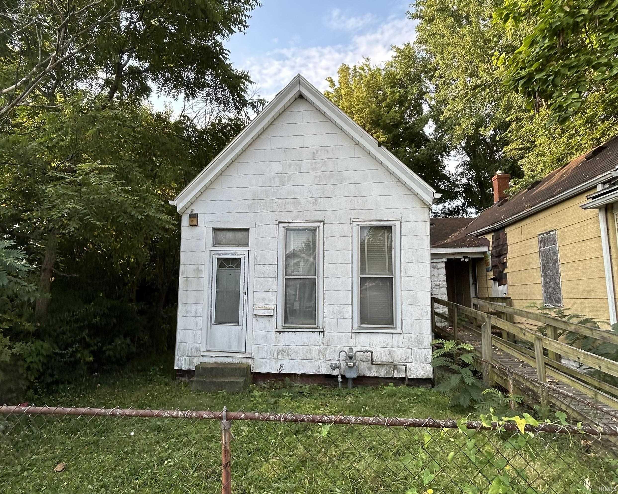 Manufactured home for sale at 607 E Maryland St, Evansville, IN 47711 | MLS# 202638763
