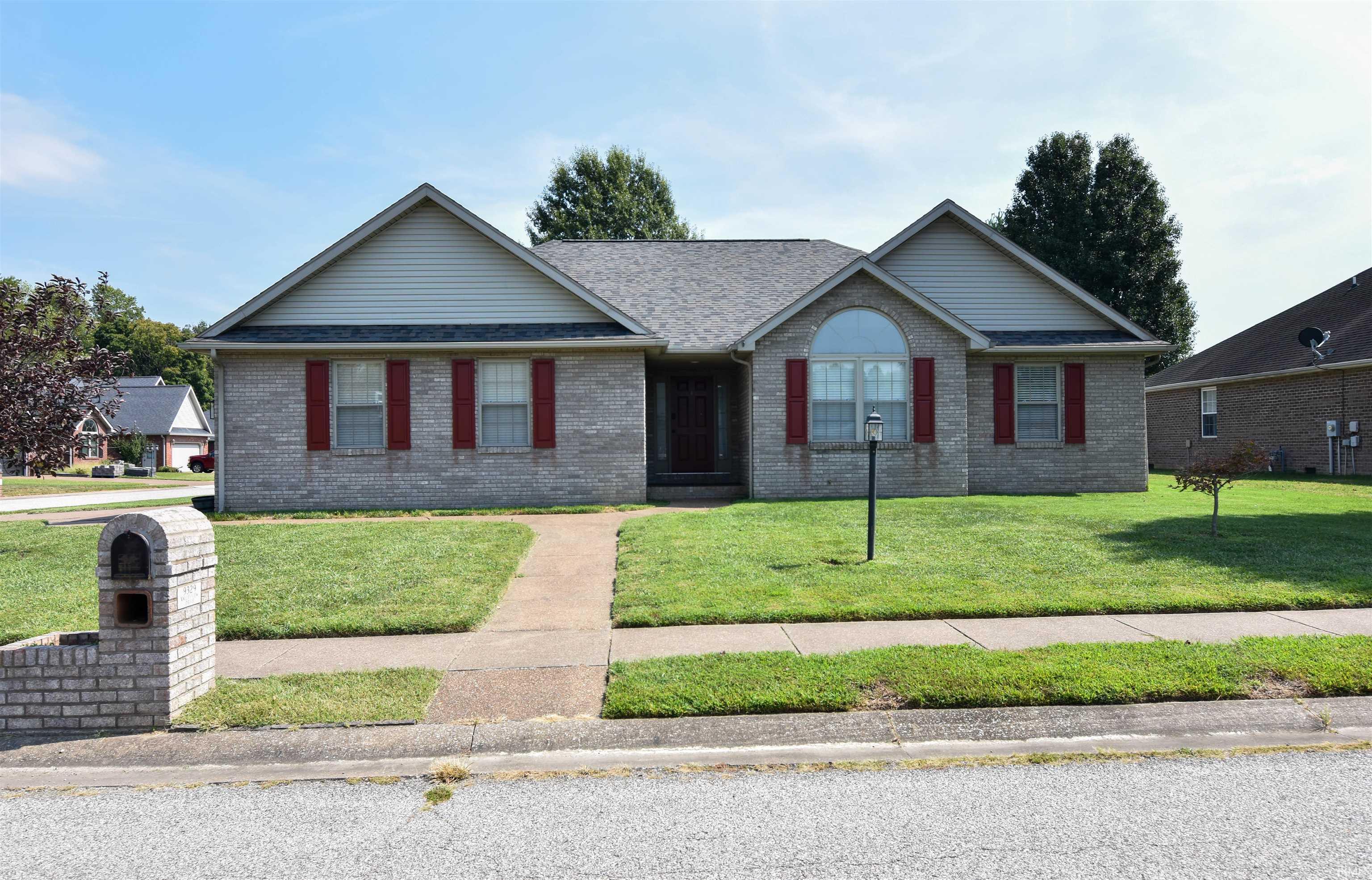 Manufactured home for sale at 9329 Valley View Dr, Evansville, IN 47711 | MLS# 202638769