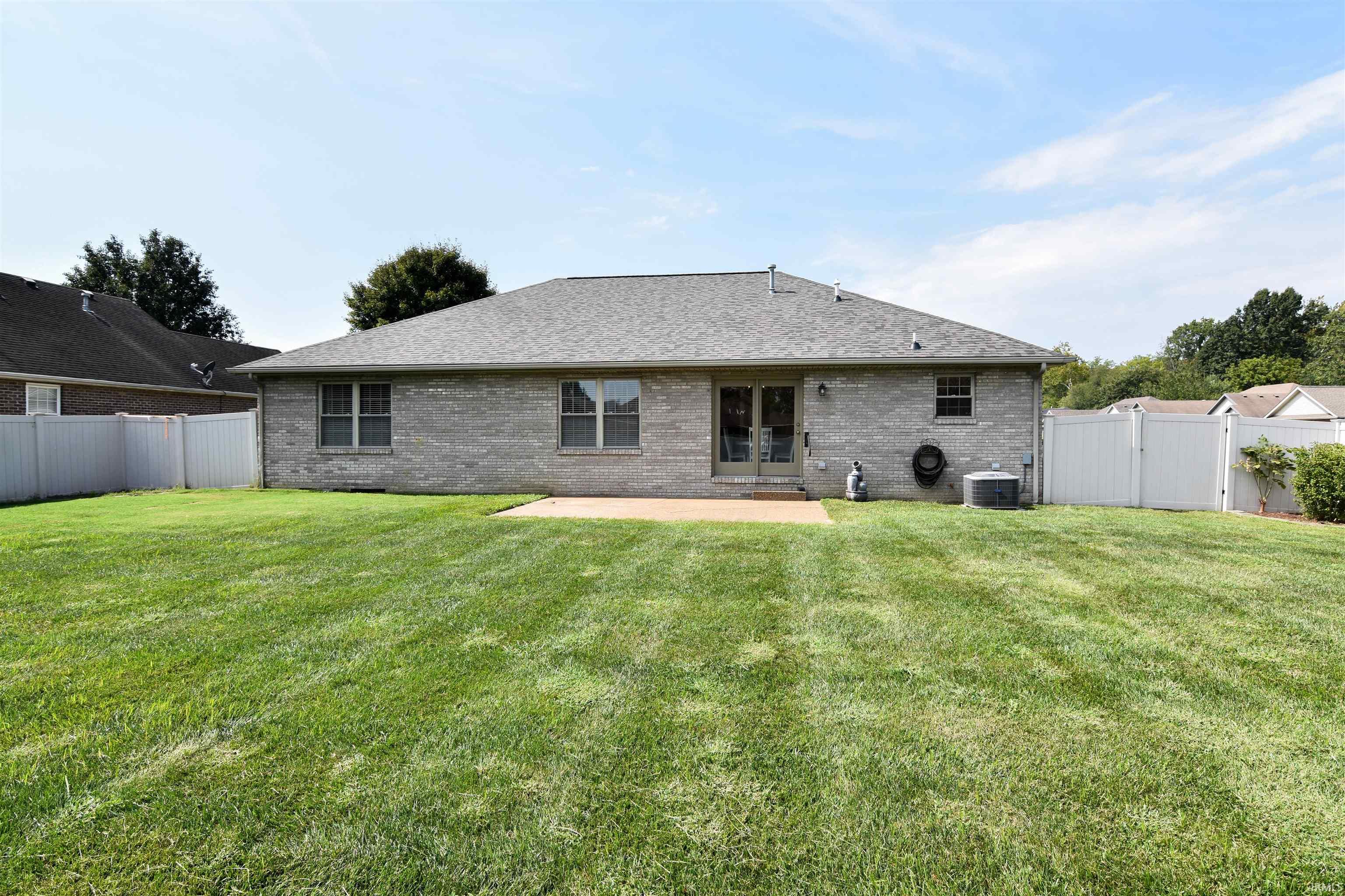 Photo 3 of Manufactured home for sale at 9329 Valley View Dr, Evansville, IN 47711 | MLS# 202638769 | Listing updated on 2026-09-18