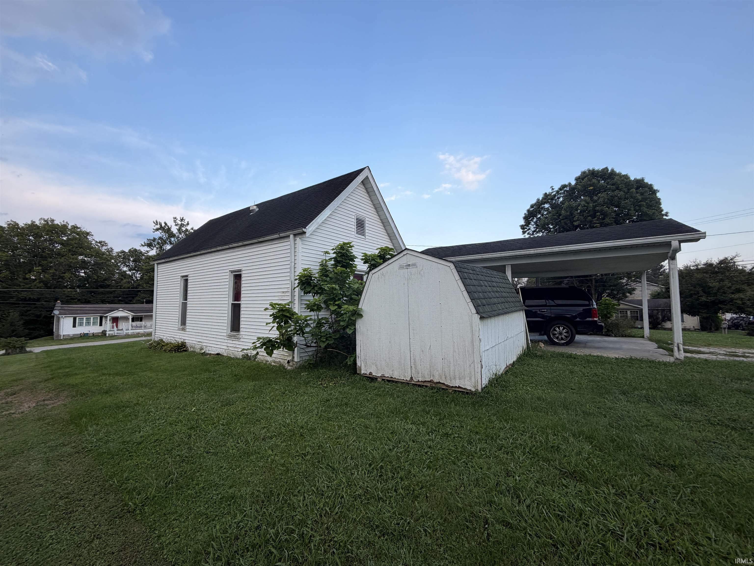 Manufactured home for sale at 607 Lafayette Ave, Bedford, IN 47421 | MLS# 202638791