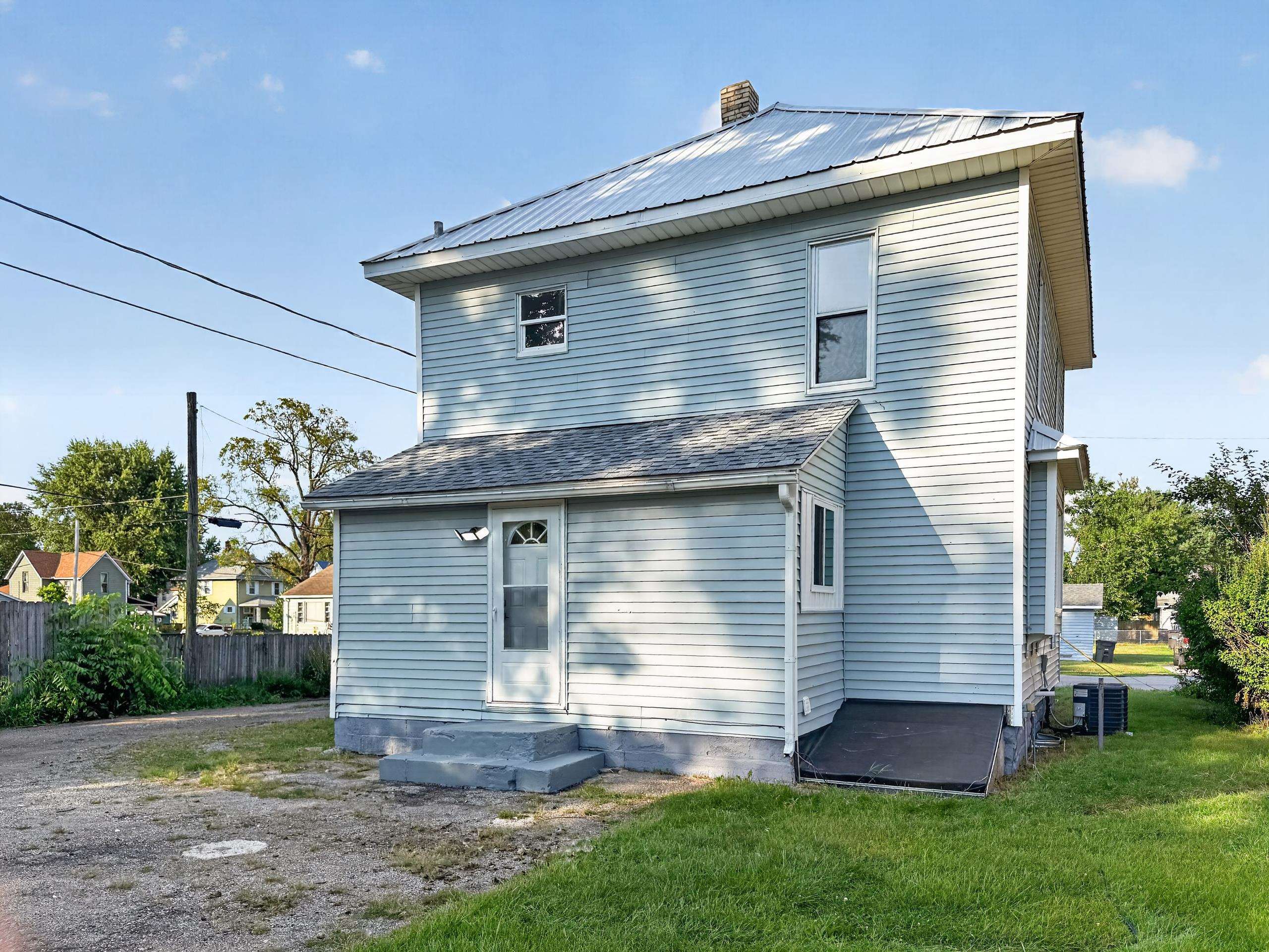 Photo 3 of Manufactured home for sale at 1915 Lane Ave, Elkhart, IN 46516 | MLS# 202638824 | Listing updated on 2026-09-18