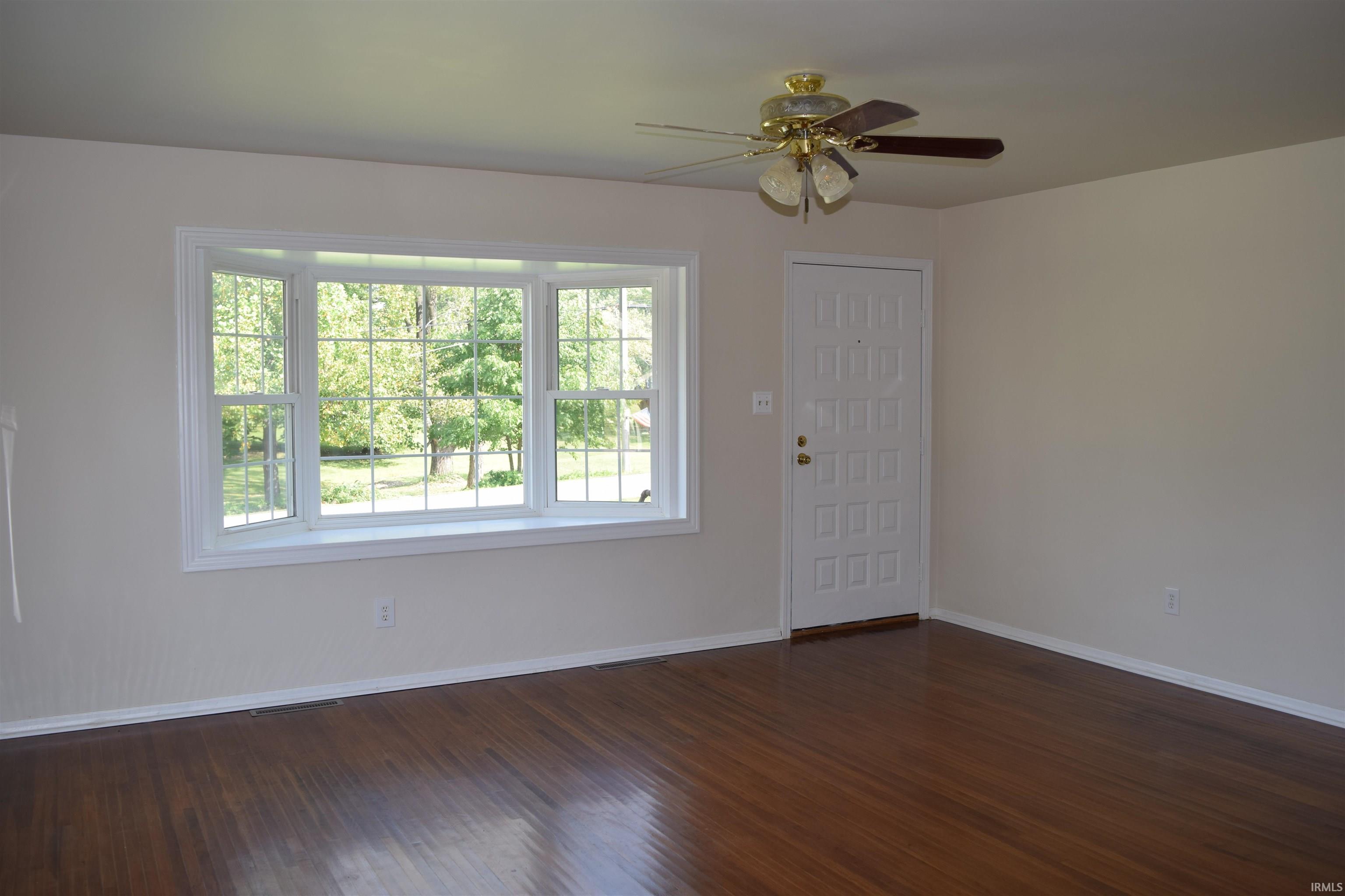 Photo 2 of Manufactured home for sale at 5718 Plainview Dr, Evansville, IN 47720 | MLS# 202638831 | Listing updated on 2026-09-18