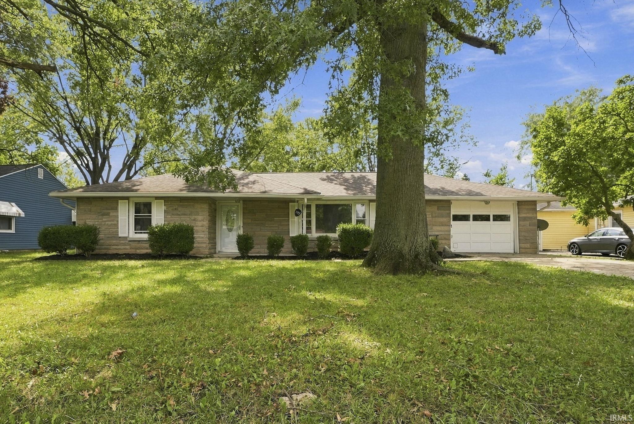 Manufactured home for sale at 709 W Cromer St, Muncie, IN 47303 | MLS# 202638859