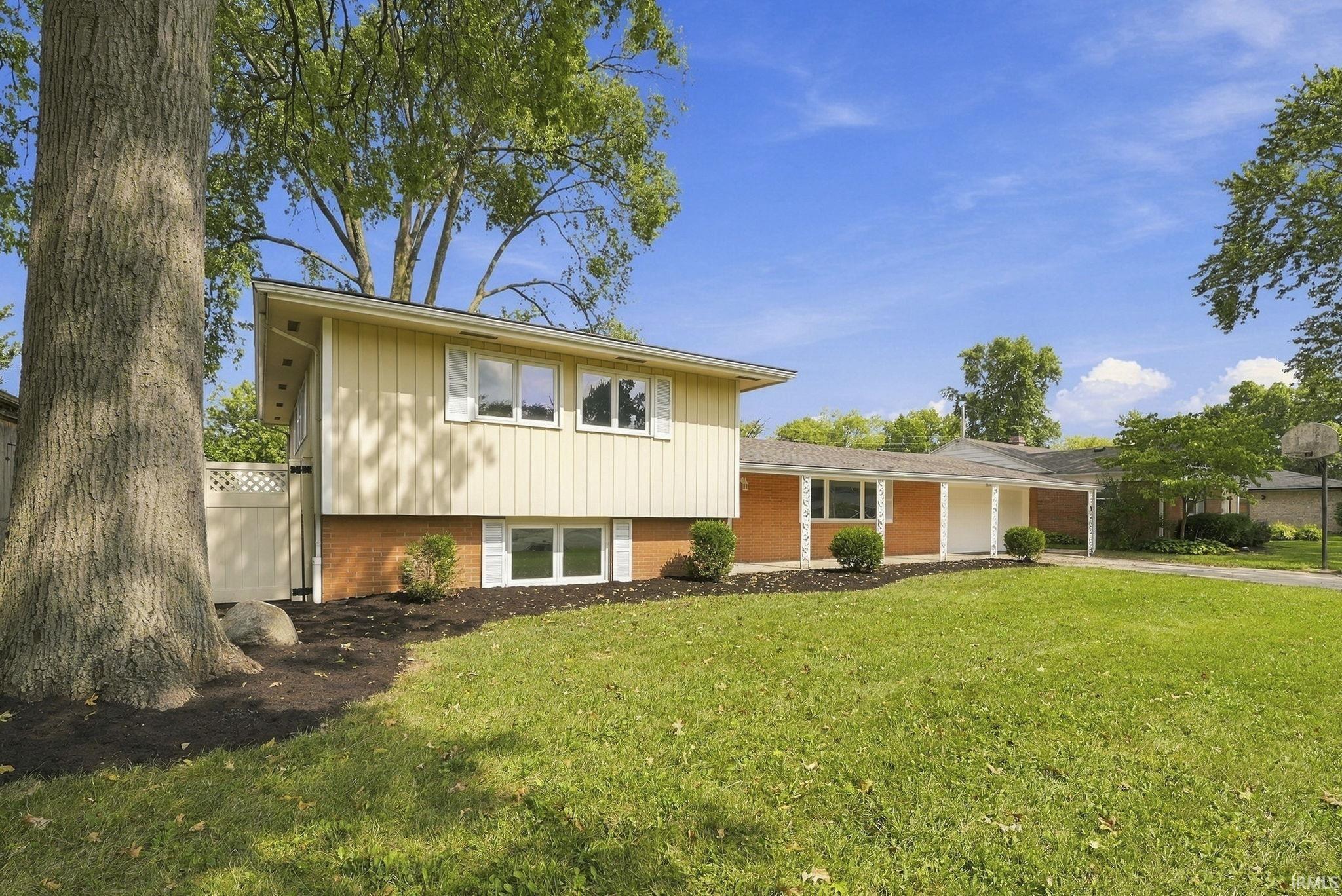 Photo 3 of Manufactured home for sale at 2304 W Cambridge Dr, Muncie, IN 47304 | MLS# 202638862 | Listing updated on 2026-09-18