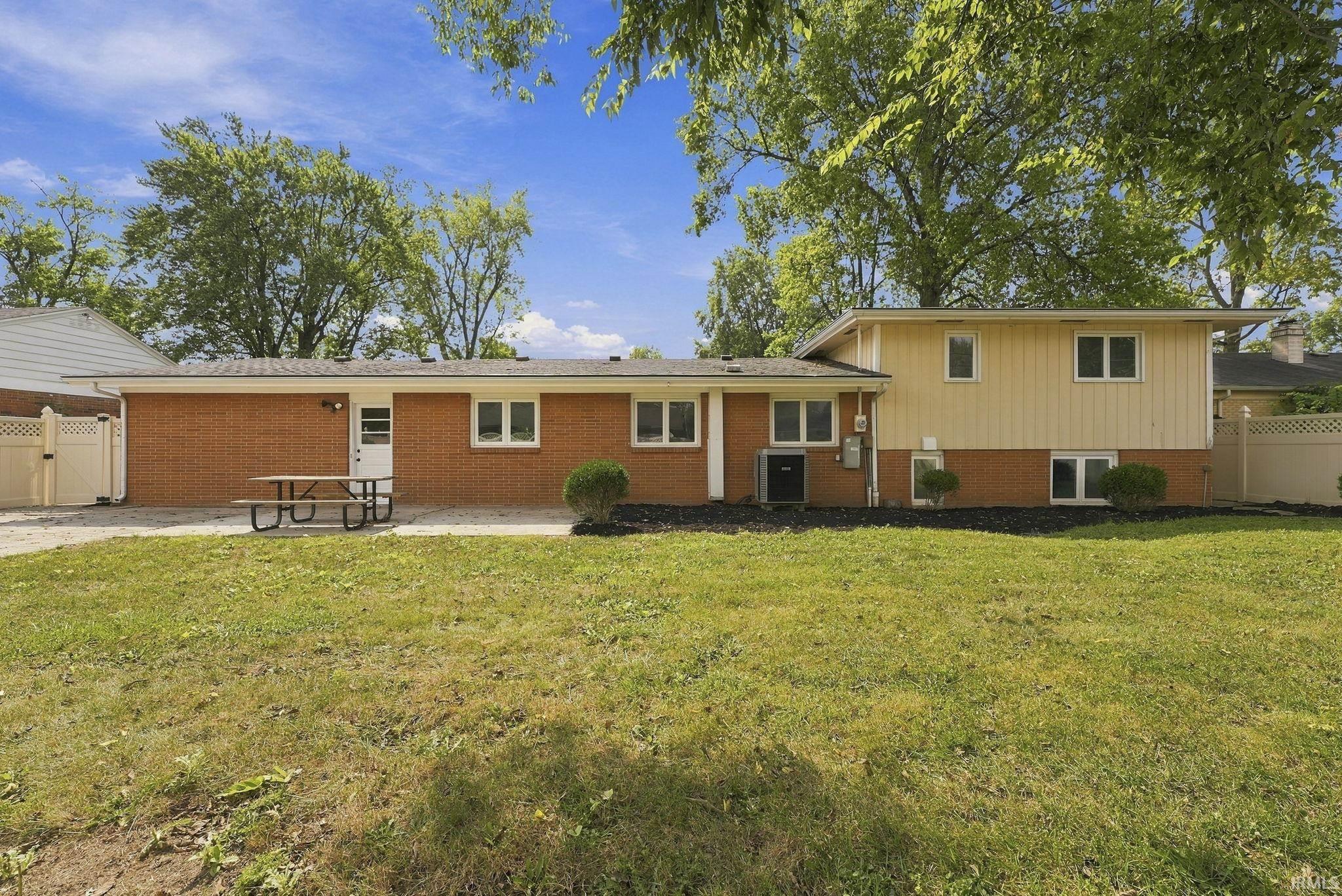 Photo 3 of Manufactured home for sale at 2304 W Cambridge Dr, Muncie, IN 47304 | MLS# 202638862 | Listing updated on 2026-09-18