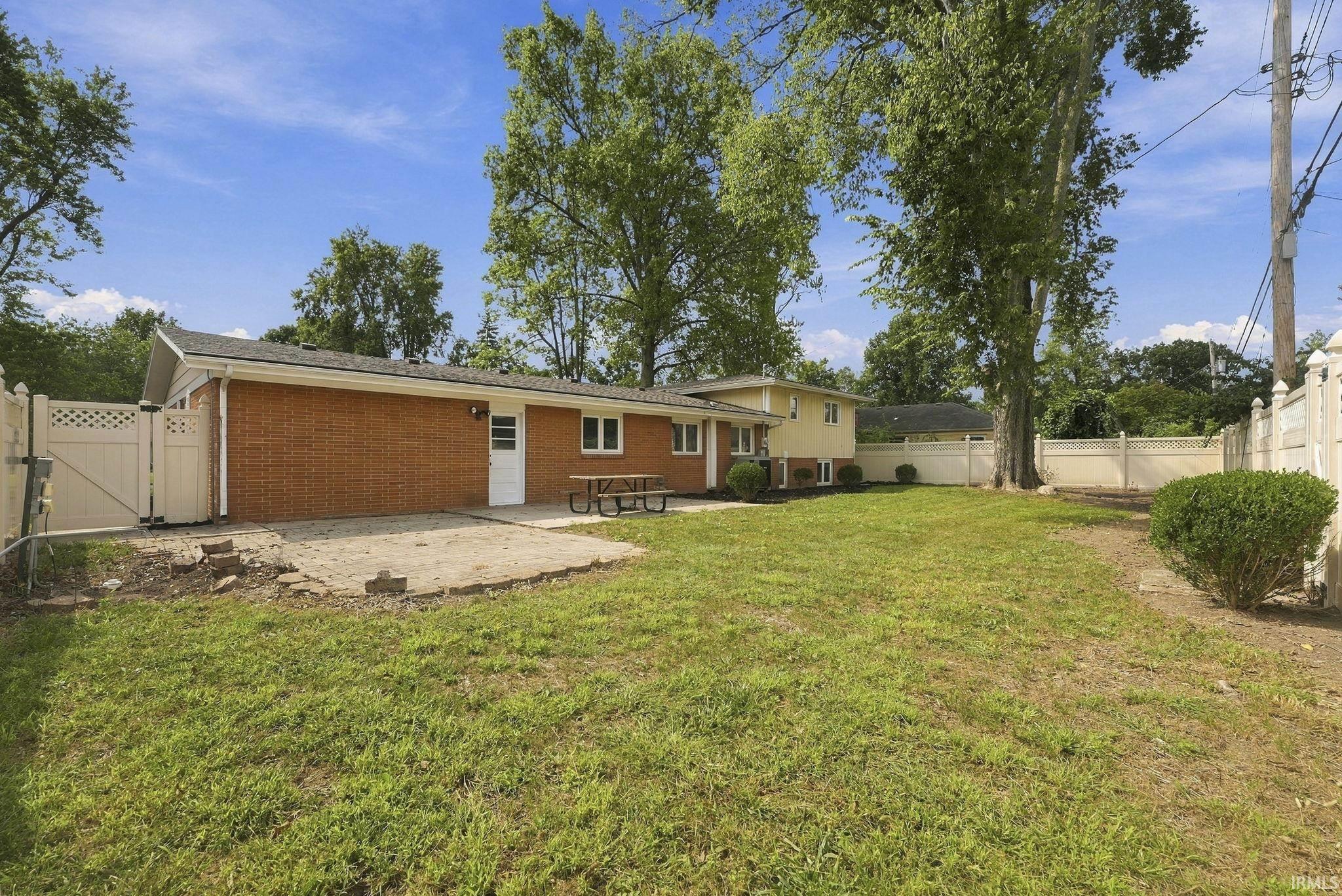Photo 4 of Manufactured home for sale at 2304 W Cambridge Dr, Muncie, IN 47304 | MLS# 202638862 | Listing updated on 2026-09-18