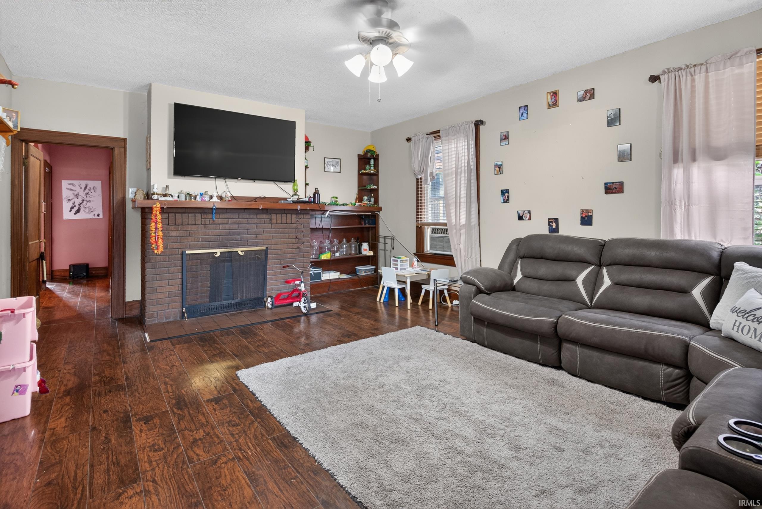 Photo 2 of Manufactured home for sale at 1041 E Blackford Ave, Evansville, IN 47714 | MLS# 202638870 | Listing updated on 2026-09-19