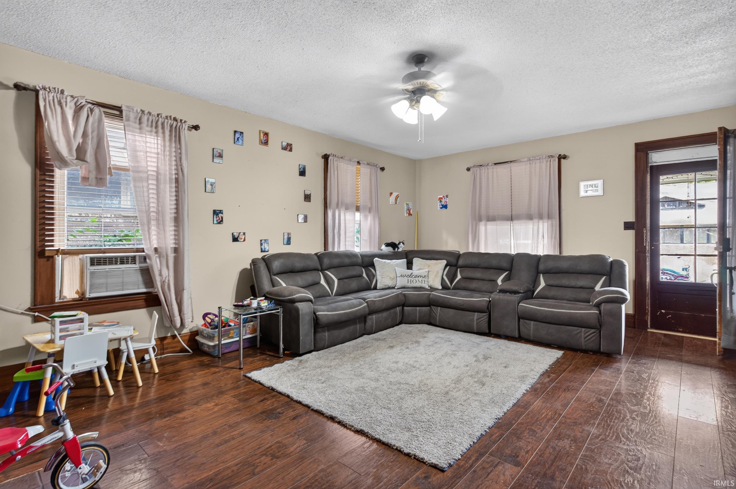 Photo 3 of Manufactured home for sale at 1041 E Blackford Ave, Evansville, IN 47714 | MLS# 202638870 | Listing updated on 2026-09-19