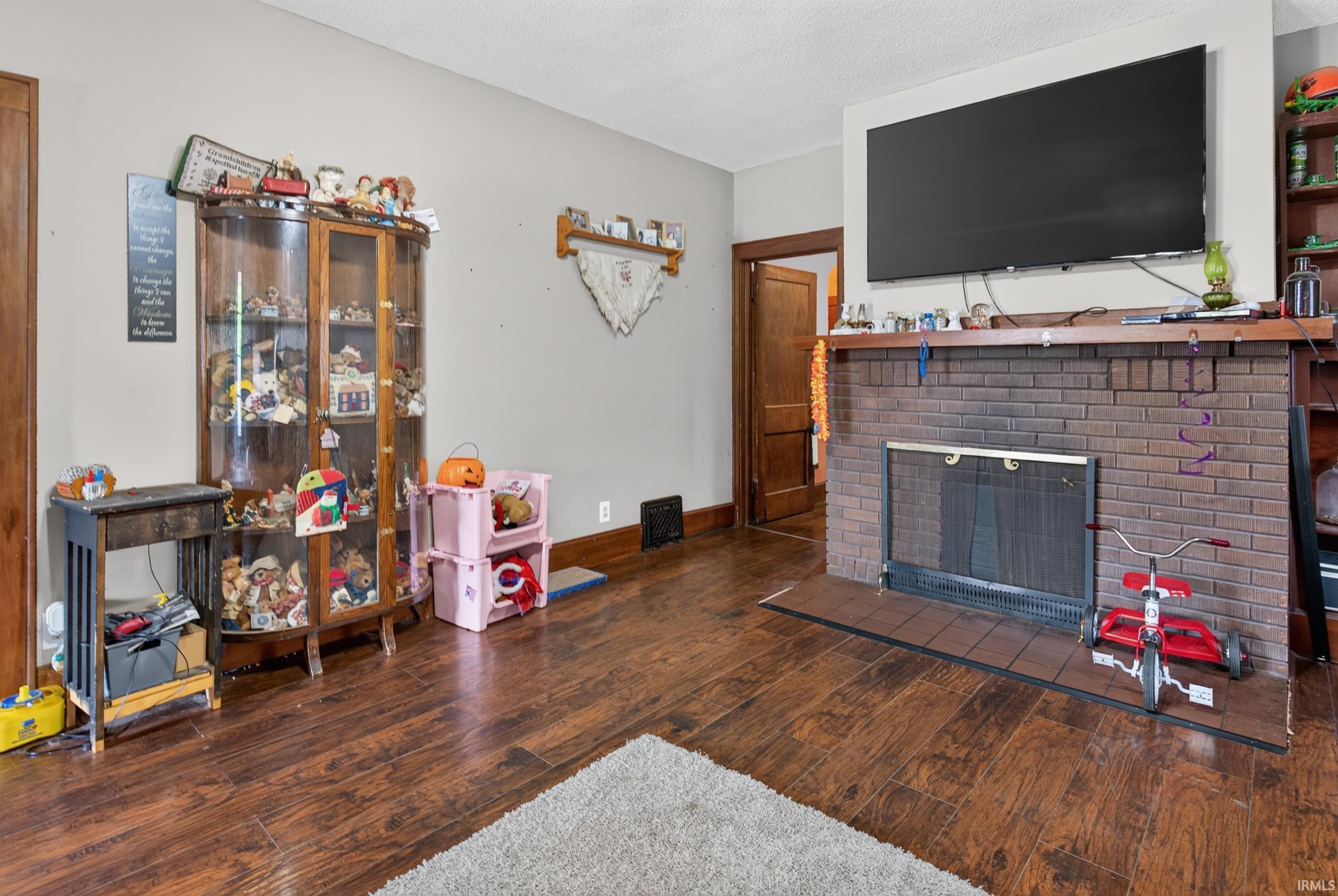 Photo 4 of Manufactured home for sale at 1041 E Blackford Ave, Evansville, IN 47714 | MLS# 202638870 | Listing updated on 2026-09-19