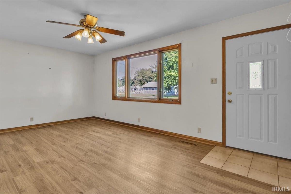 Photo 3 of Manufactured home for sale at 712 Windsor Ave, Evansville, IN 47710 | MLS# 202638877 | Listing updated on 2026-09-19