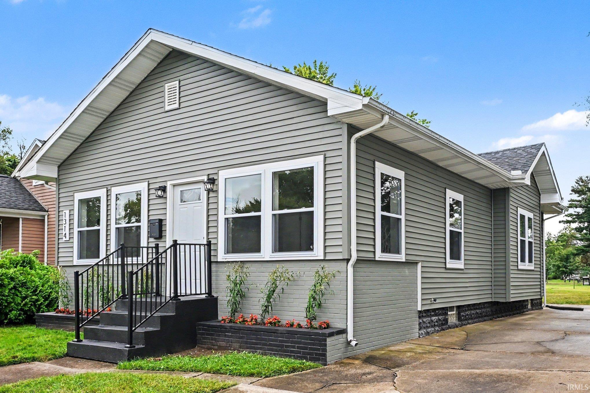 Photo 3 of Manufactured home for sale at 1314 Corby Blvd, South Bend, IN 46617 | MLS# 202638883 | Listing updated on 2026-09-19