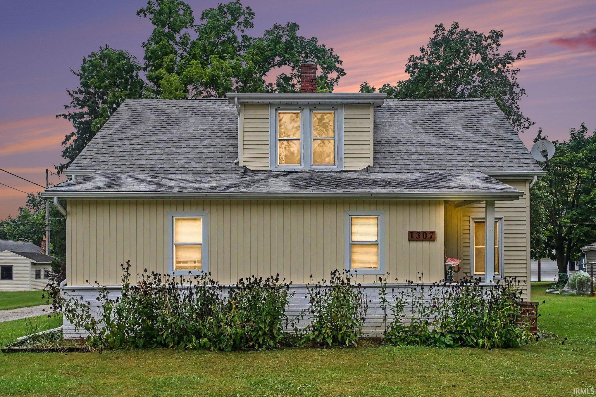 Manufactured home for sale at 1307 Hickory St, Goshen, IN 46526 | MLS# 202638914