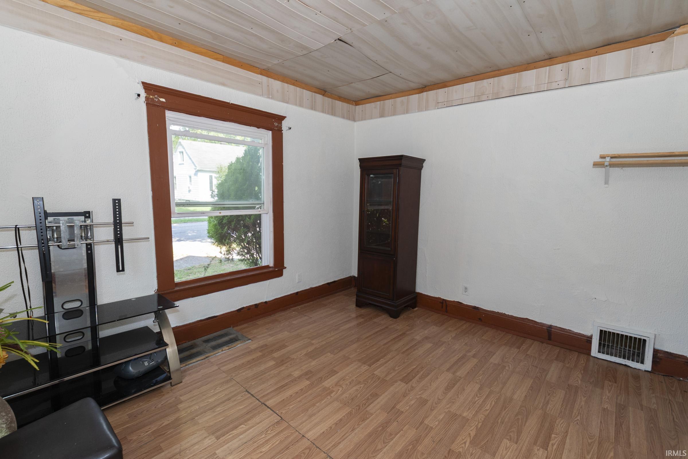 Photo 4 of Manufactured home for sale at 2502 Poland St, South Bend, IN 46619 | MLS# 202638915 | Listing updated on 2026-09-19