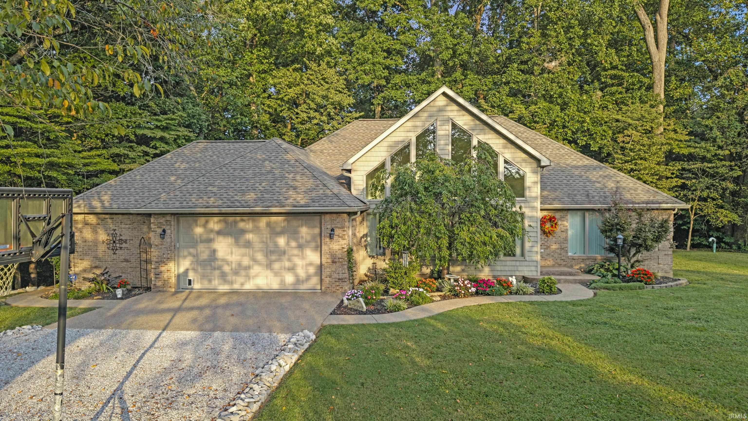 Photo 1 of Sale Pending at 7200 Holly Dr, Evansville, IN 47712 | MLS# 202638920 | Listing updated on 2026-09-27