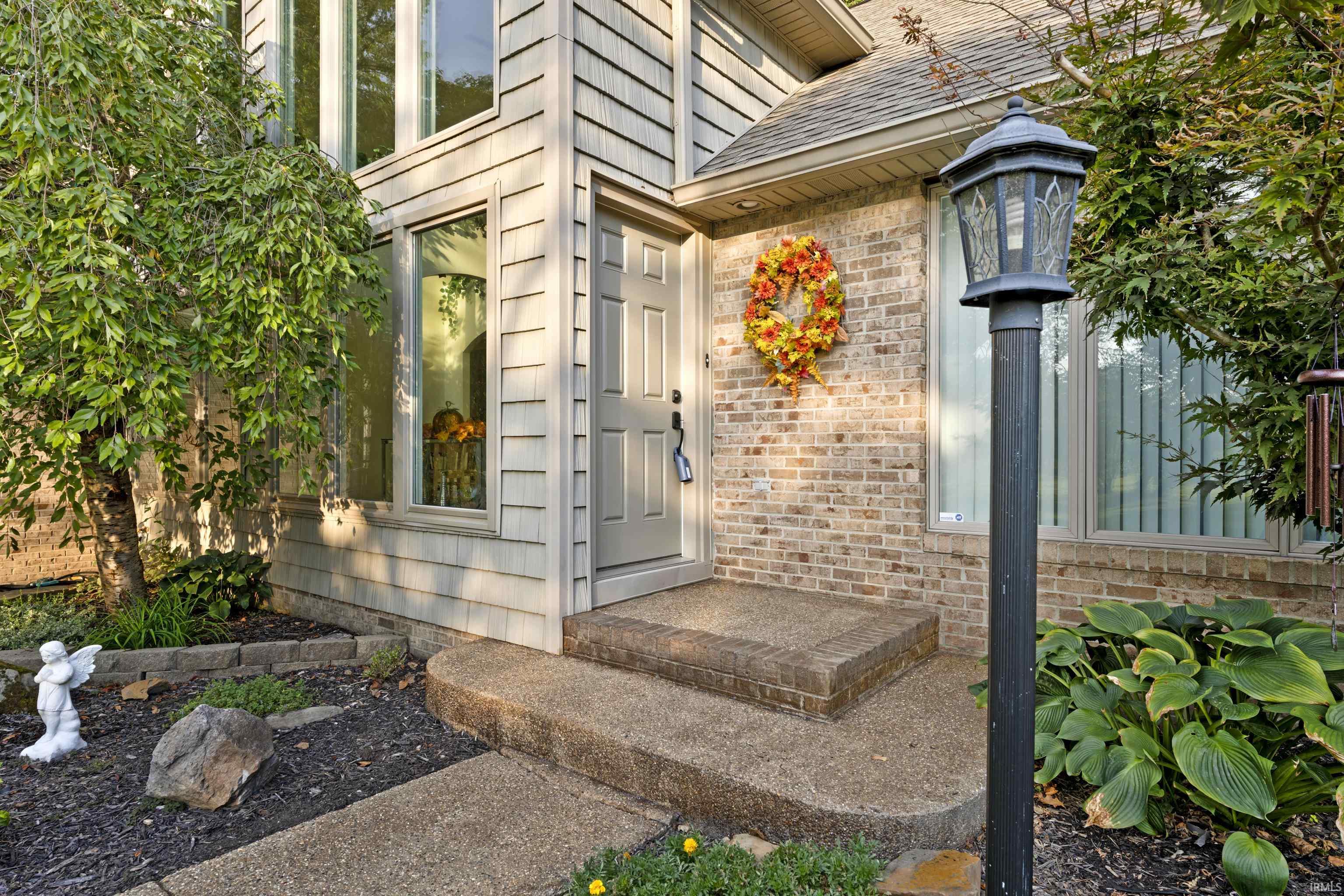 Photo 2 of Sale Pending at 7200 Holly Dr, Evansville, IN 47712 | MLS# 202638920 | Listing updated on 2026-09-27