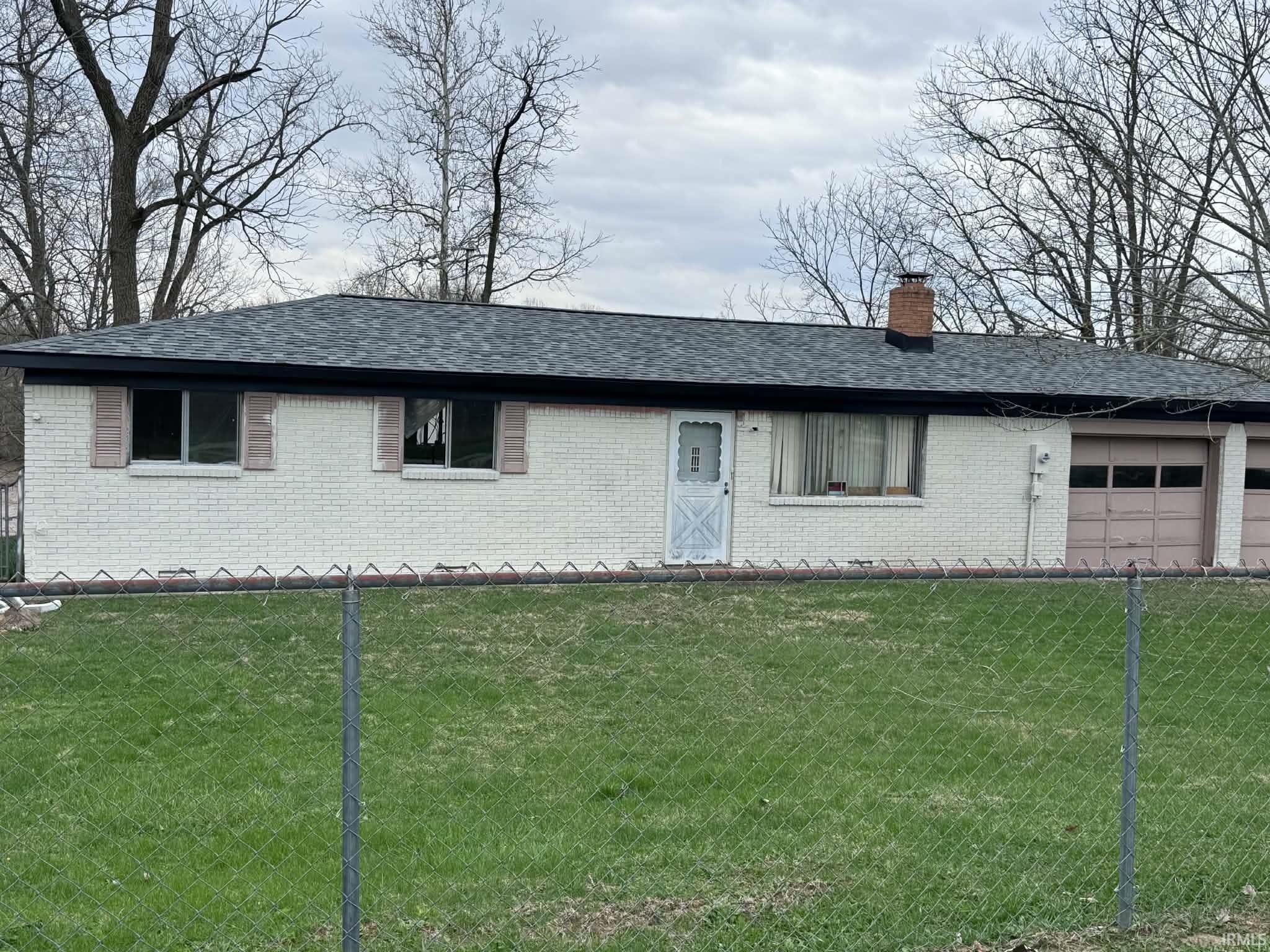 Photo 1 of Sale Pending at 404 N Mohee Dr, Hartford City, IN 47348 | MLS# 202638927 | Listing updated on 2026-09-21