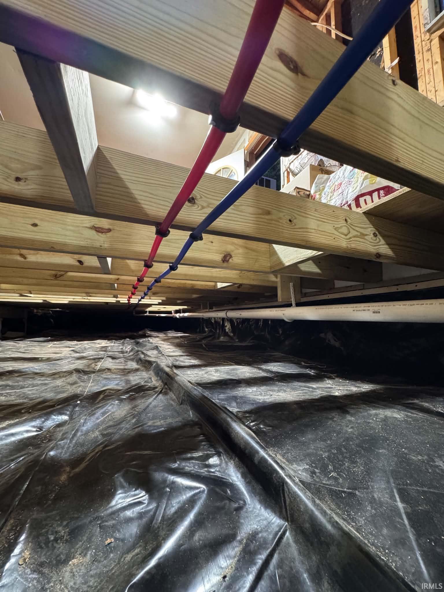 Photo 3 of Sale Pending at 404 N Mohee Dr, Hartford City, IN 47348 | MLS# 202638927 | Listing updated on 2026-09-21