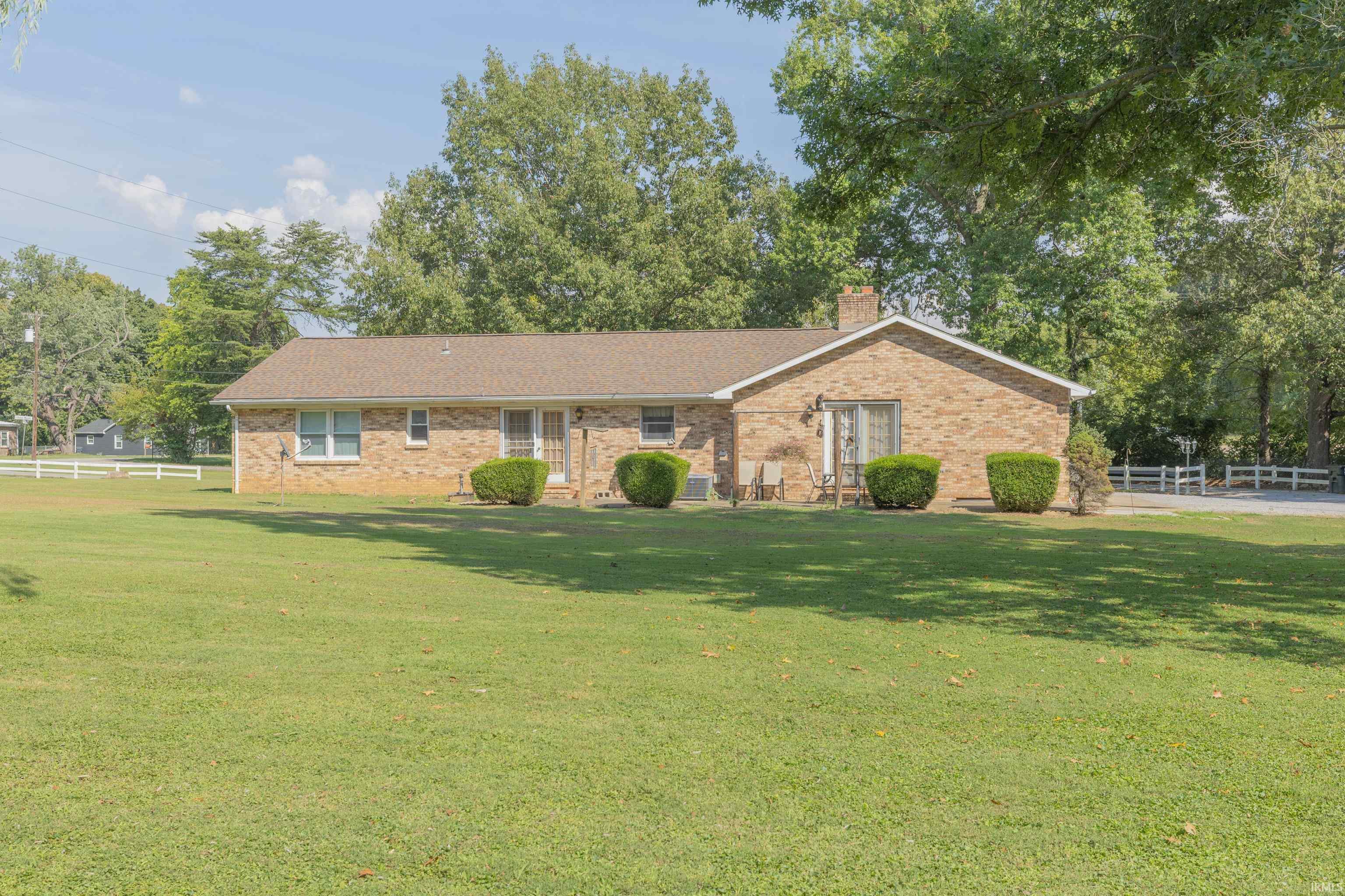 Photo 3 of Manufactured home for sale at 1921 Indian Mounds Blvd, Evansville, IN 47715 | MLS# 202638932 | Listing updated on 2026-09-19