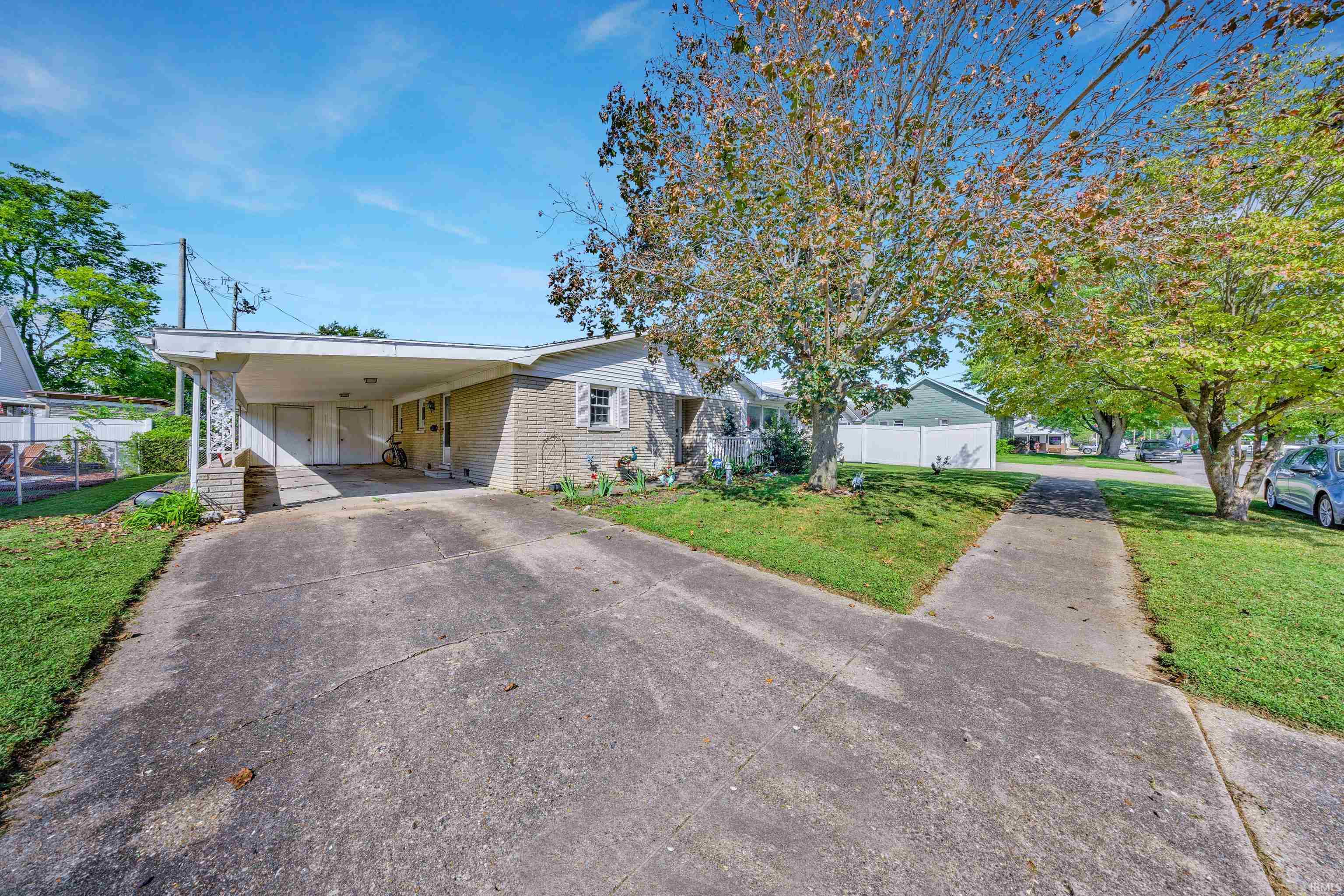 Photo 3 of Sale Pending at 110 E Pine St, Princeton, IN 47670 | MLS# 202638951 | Listing updated on 2026-09-30